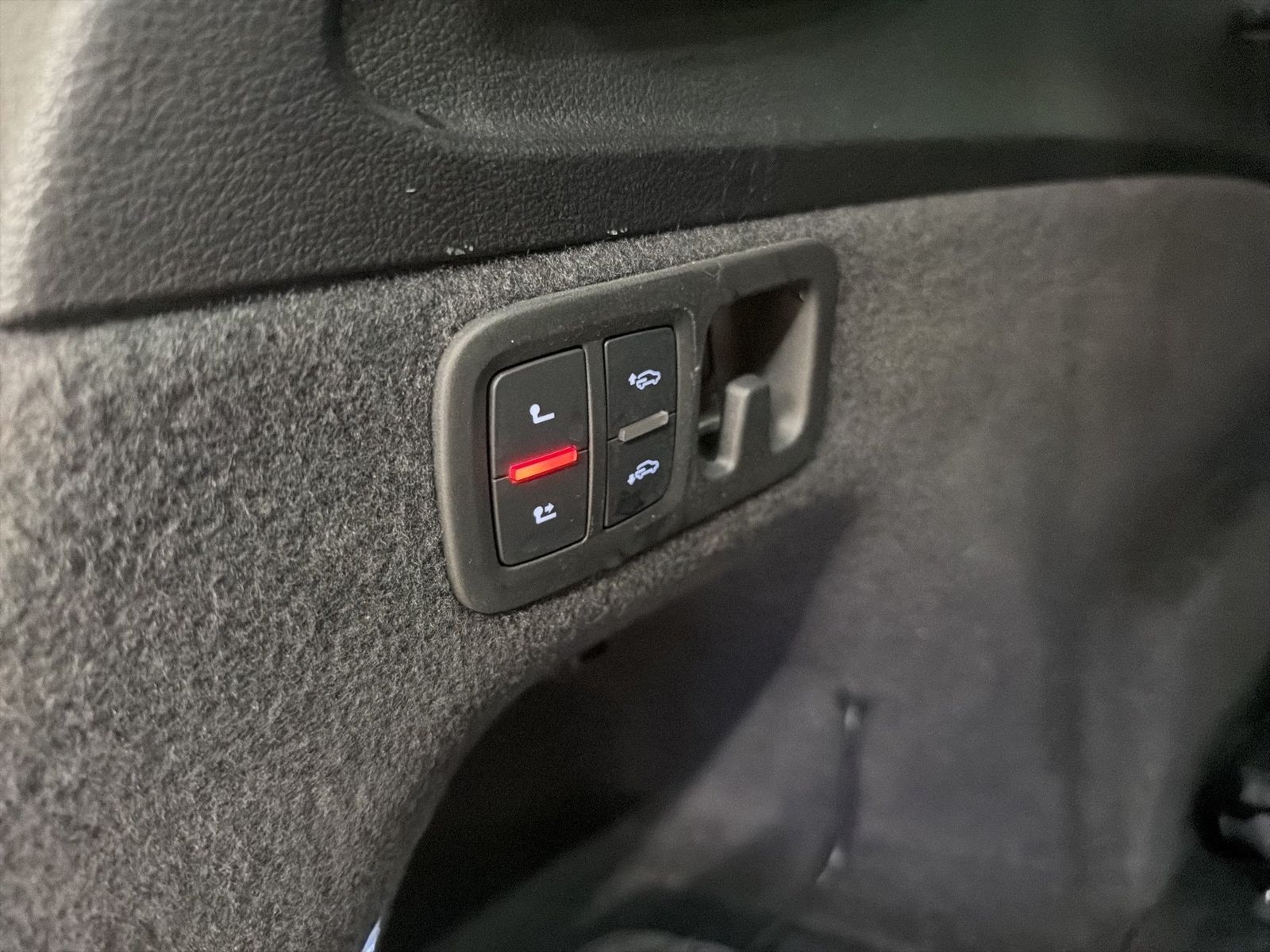 Fahrzeug autohaus mense Fahrzeugabbildung Audi Q7 55 TFSI quattro S tronic S line AHK|HUD|Luft