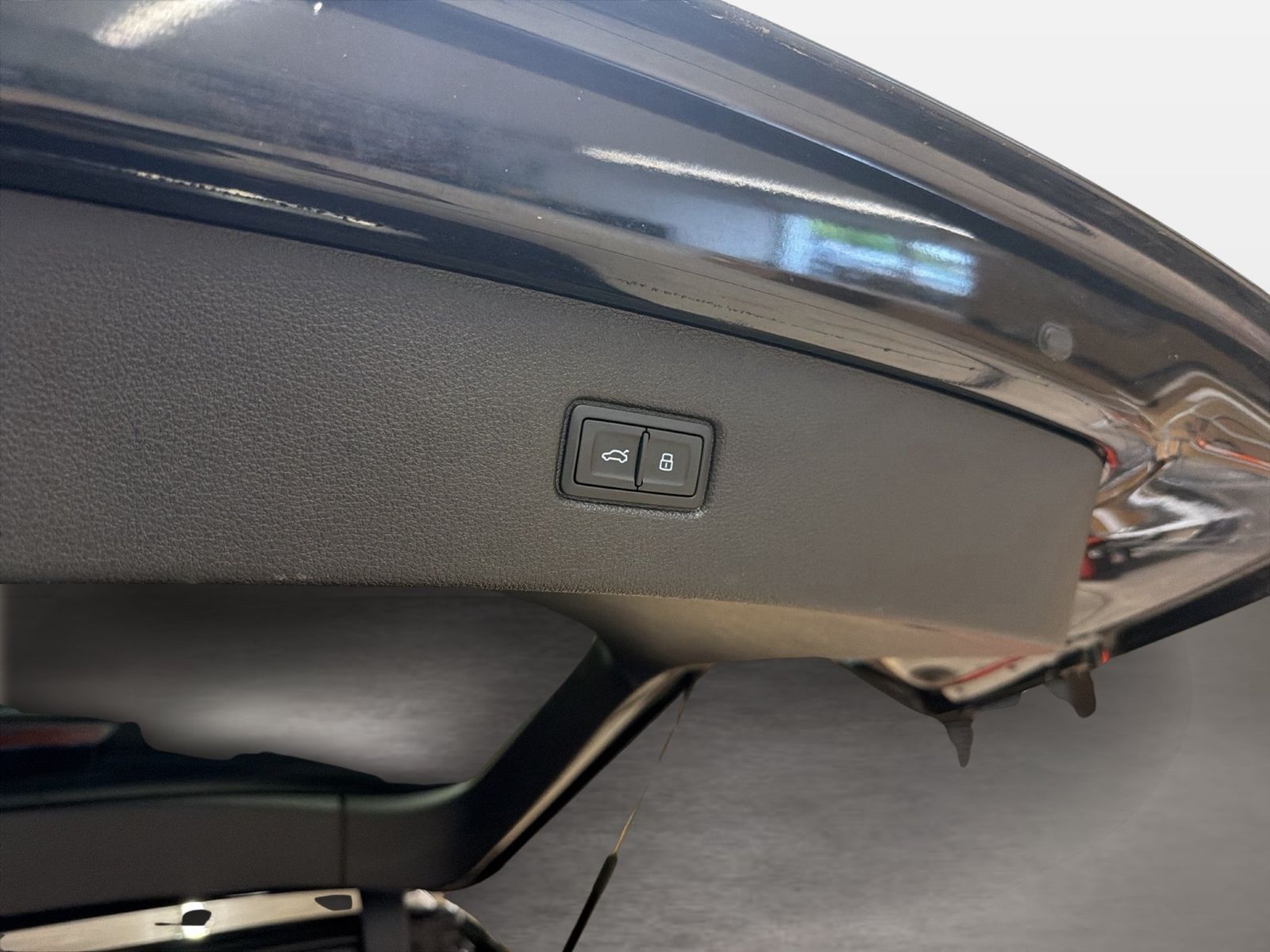 Fahrzeug autohaus mense Fahrzeugabbildung Audi Q7 55 TFSI quattro S tronic S line AHK|HUD|Luft
