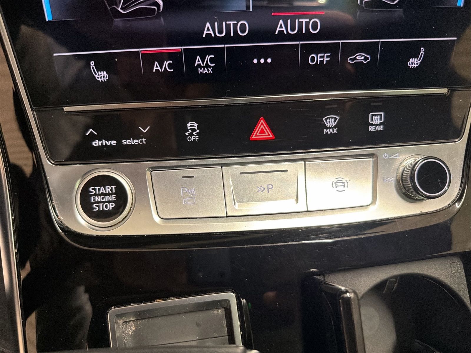 Fahrzeug autohaus mense Fahrzeugabbildung Audi Q7 55 TFSI quattro S tronic S line AHK|HUD|Luft