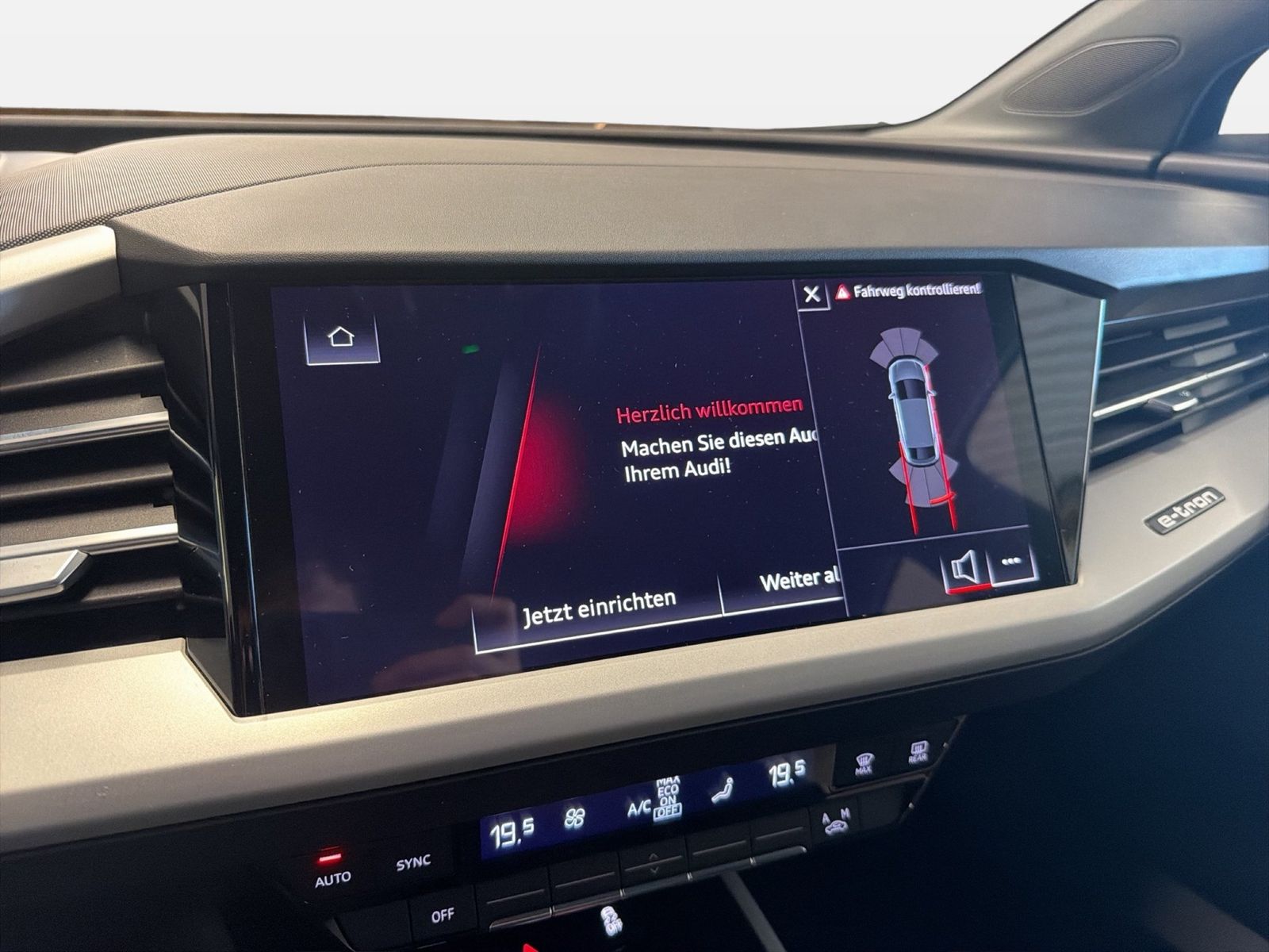 Fahrzeug autohaus mense Fahrzeugabbildung Audi Q4 Sportback e-tron 40 CarPlay HUD LED LM - mit KI generiert/bearbeitet