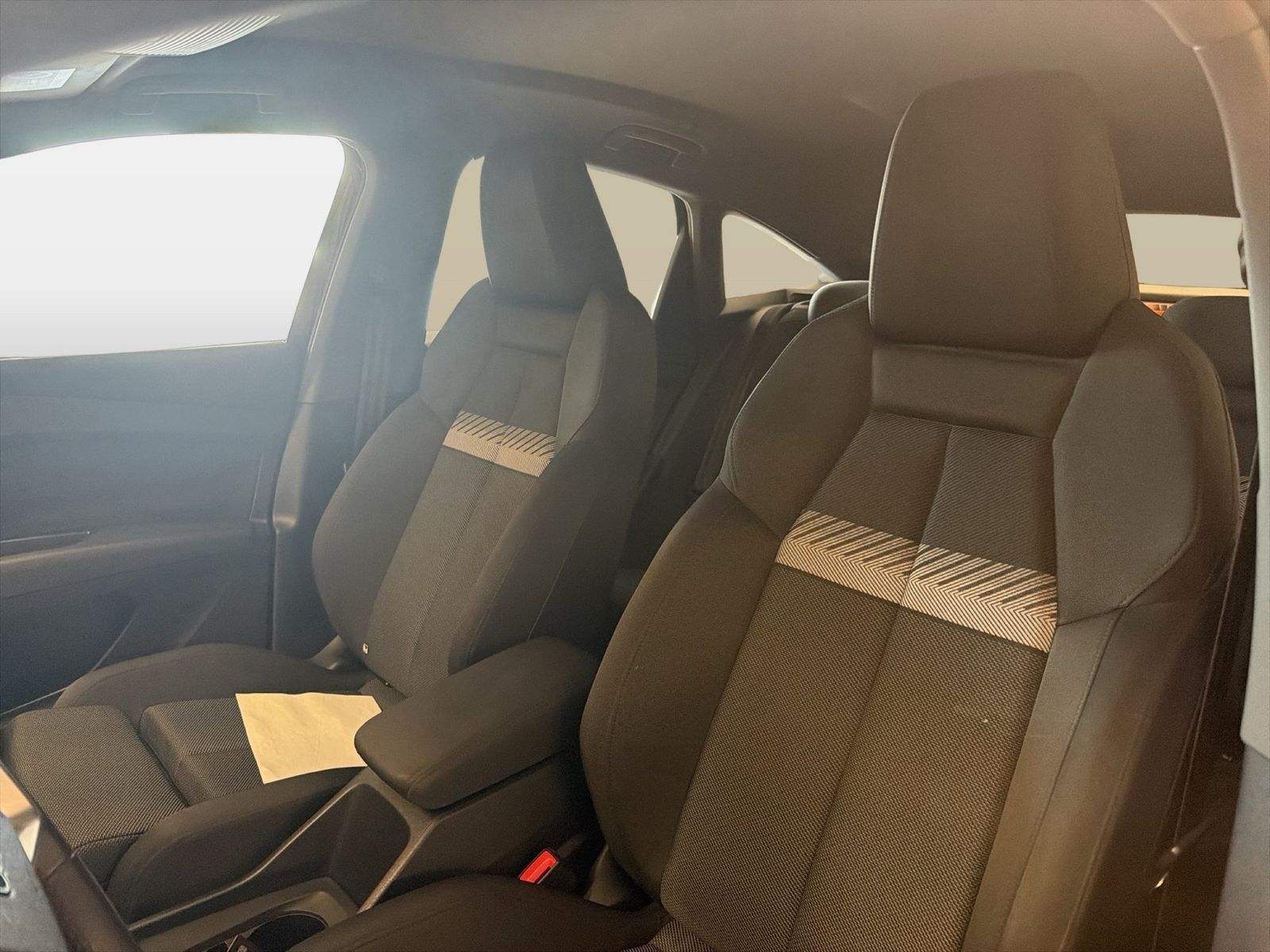 Fahrzeug autohaus mense Fahrzeugabbildung Audi Q4 Sportback e-tron 40 CarPlay HUD LED LM - mit KI generiert/bearbeitet