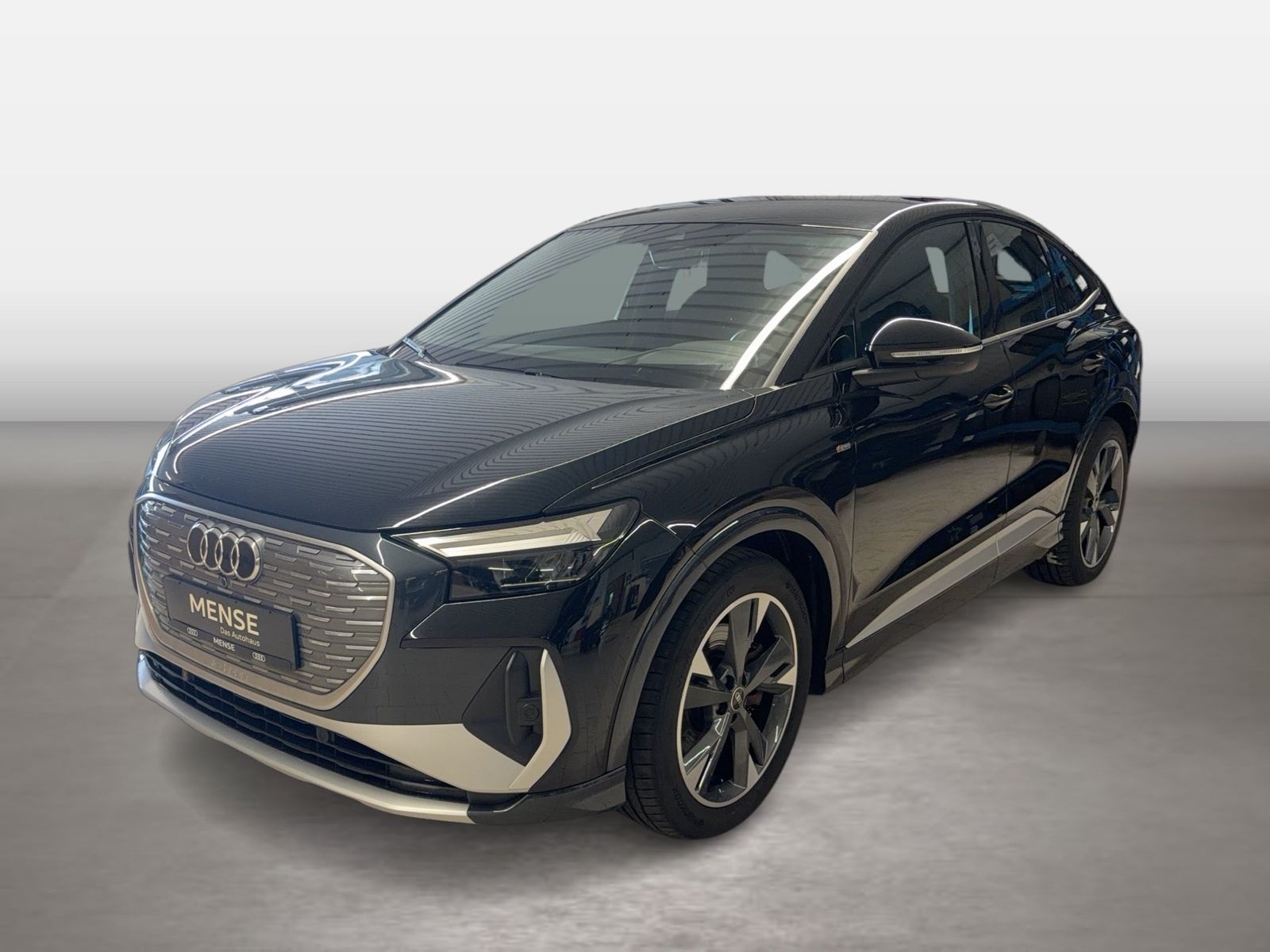 Fahrzeug autohaus mense Fahrzeugabbildung Audi Q4 Sportback e-tron 40 CarPlay HUD LED LM - mit KI generiert/bearbeitet