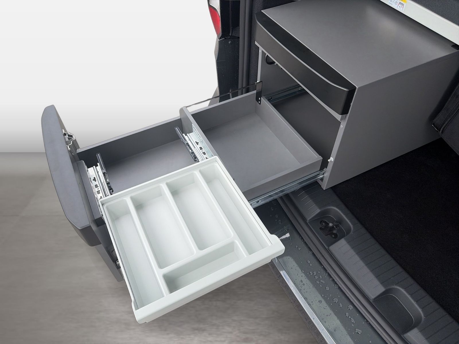 Fahrzeug autohaus mense Fahrzeugabbildung Volkswagen NFZ Caddy California Maxi 5-Sitzer Motor: 2.0 l