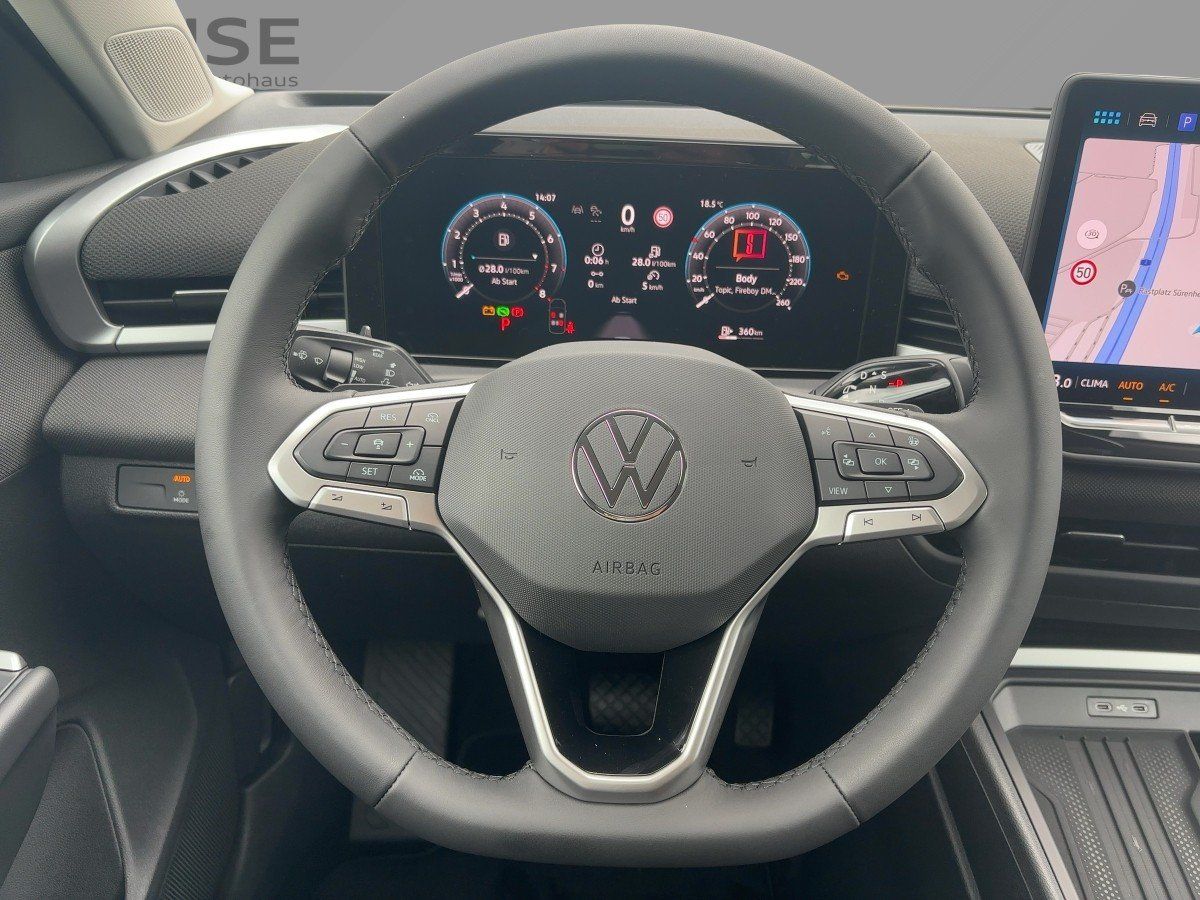 Fahrzeugabbildung Volkswagen T-Roc 1.5 eTSI Life Nav SHZG Ganzjahresreifen AC