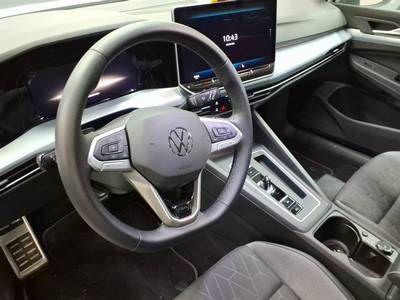 Fahrzeugabbildung Volkswagen Golf VIII 1.5 eTSI DSG Life Goal IQ.Light Matrix