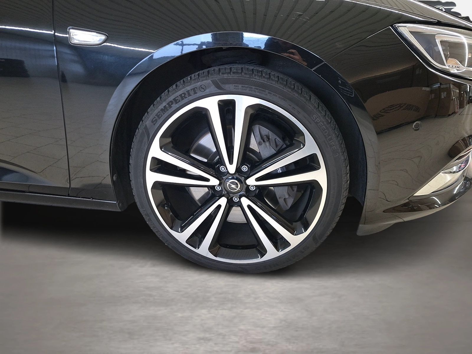 Fahrzeug autohaus mense Fahrzeugabbildung Opel Insignia B Sports Tourer Dynamic 2.0 Turbo (260 - mit KI generiert/bearbeitet