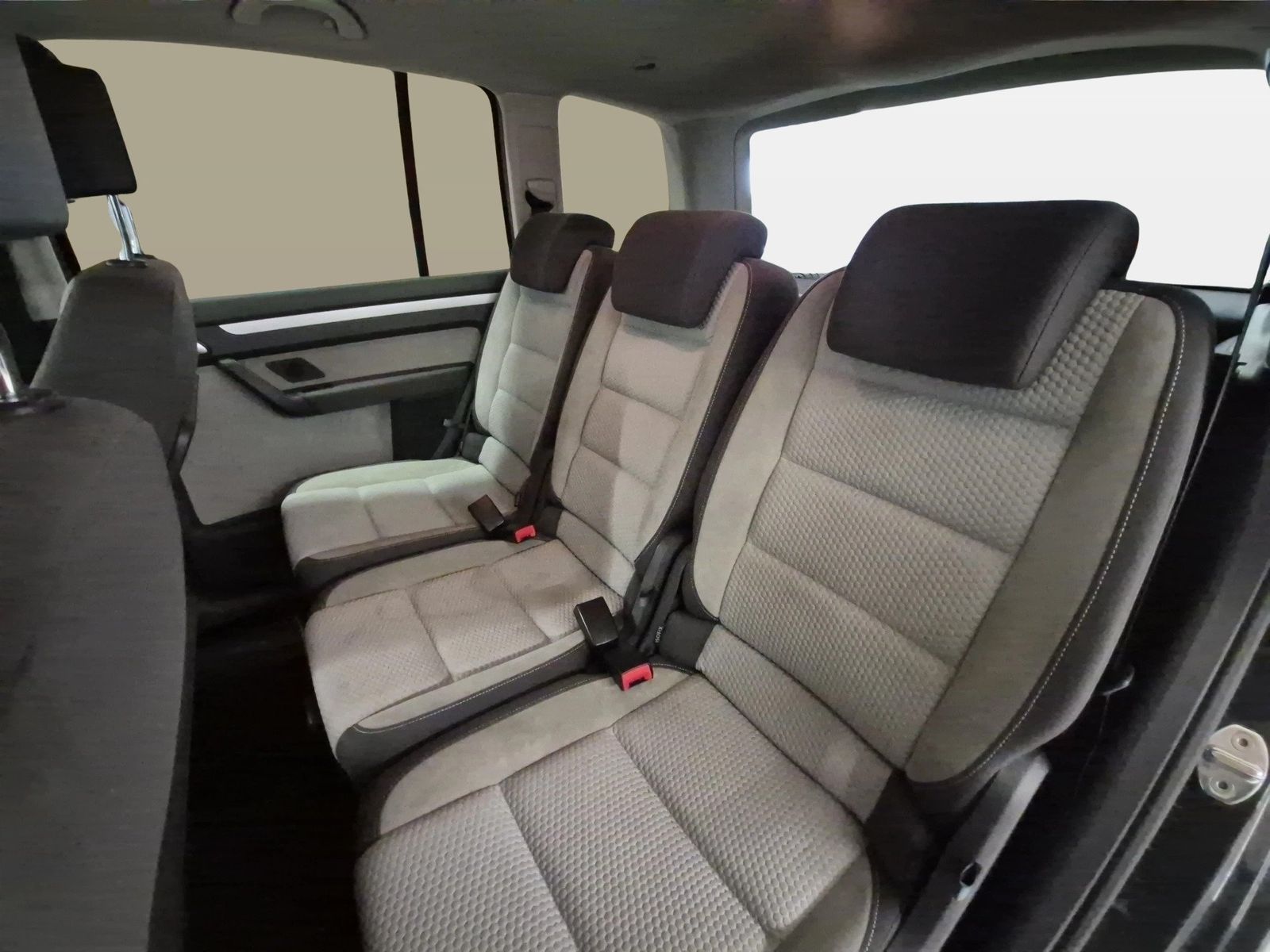 Fahrzeugabbildung Volkswagen Touran Cross 2.0 TDI Touran Cross AHK Alcant. LM
