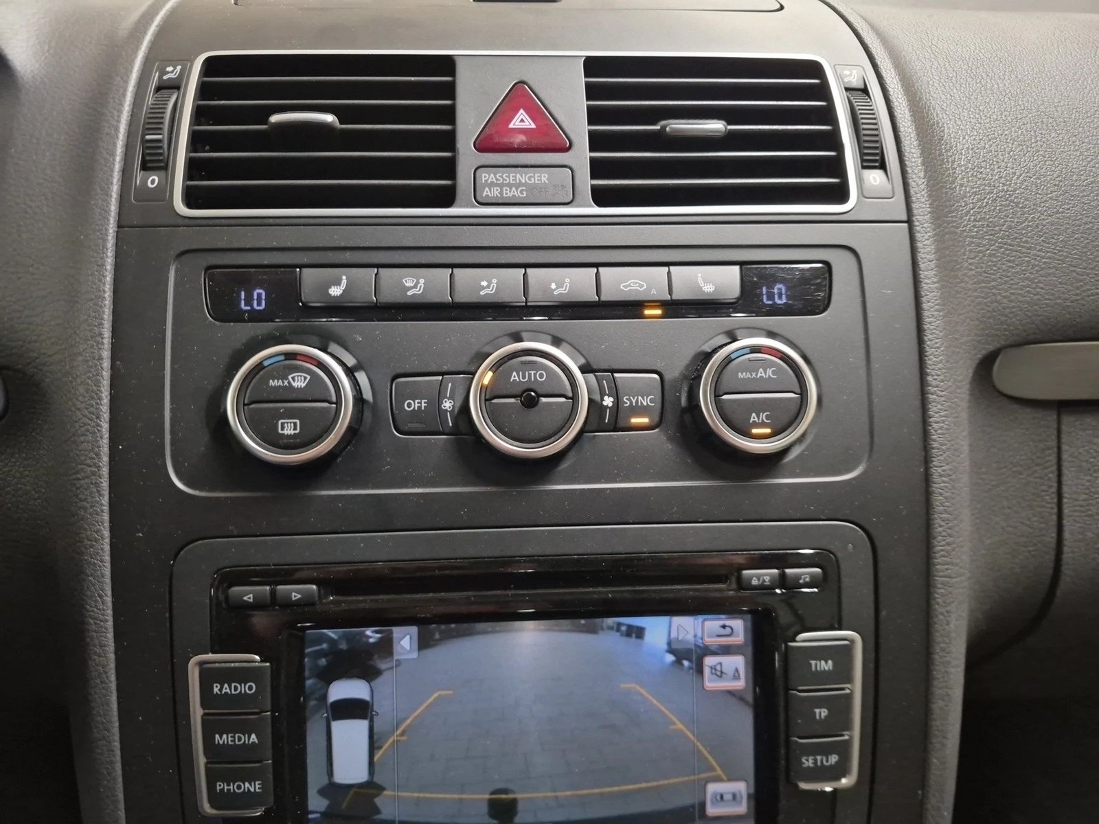 Fahrzeugabbildung Volkswagen Touran Cross 2.0 TDI Touran Cross AHK Alcant. LM