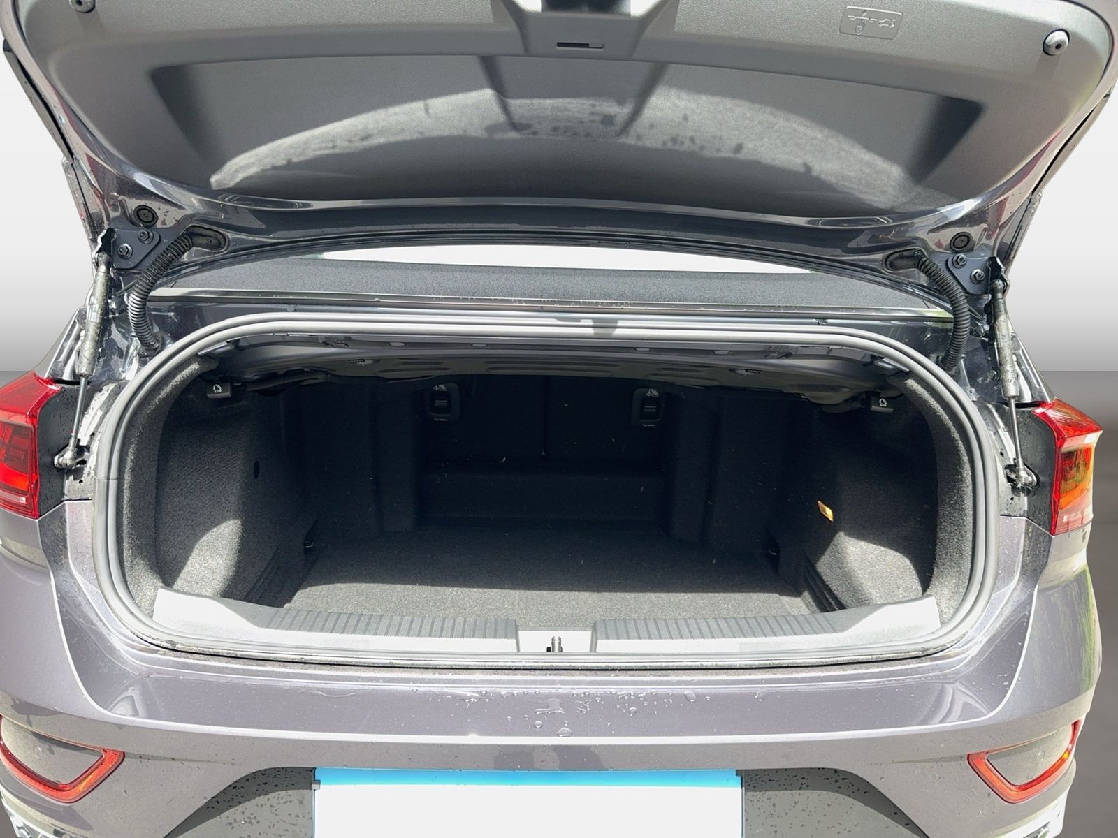 Fahrzeugabbildung Volkswagen T-Roc Cabriolet 1.5 TSI Style IQ.Light Matrix LM