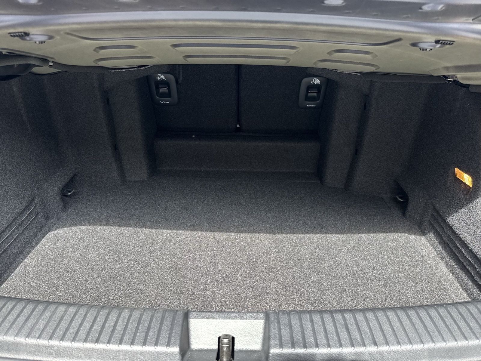 Fahrzeugabbildung Volkswagen T-Roc Cabriolet 1.5 TSI Style IQ.Light Matrix LM