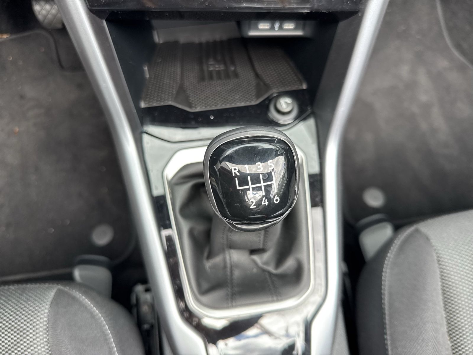 Fahrzeugabbildung Volkswagen T-Roc Cabriolet 1.5 TSI Style IQ.Light Matrix LM