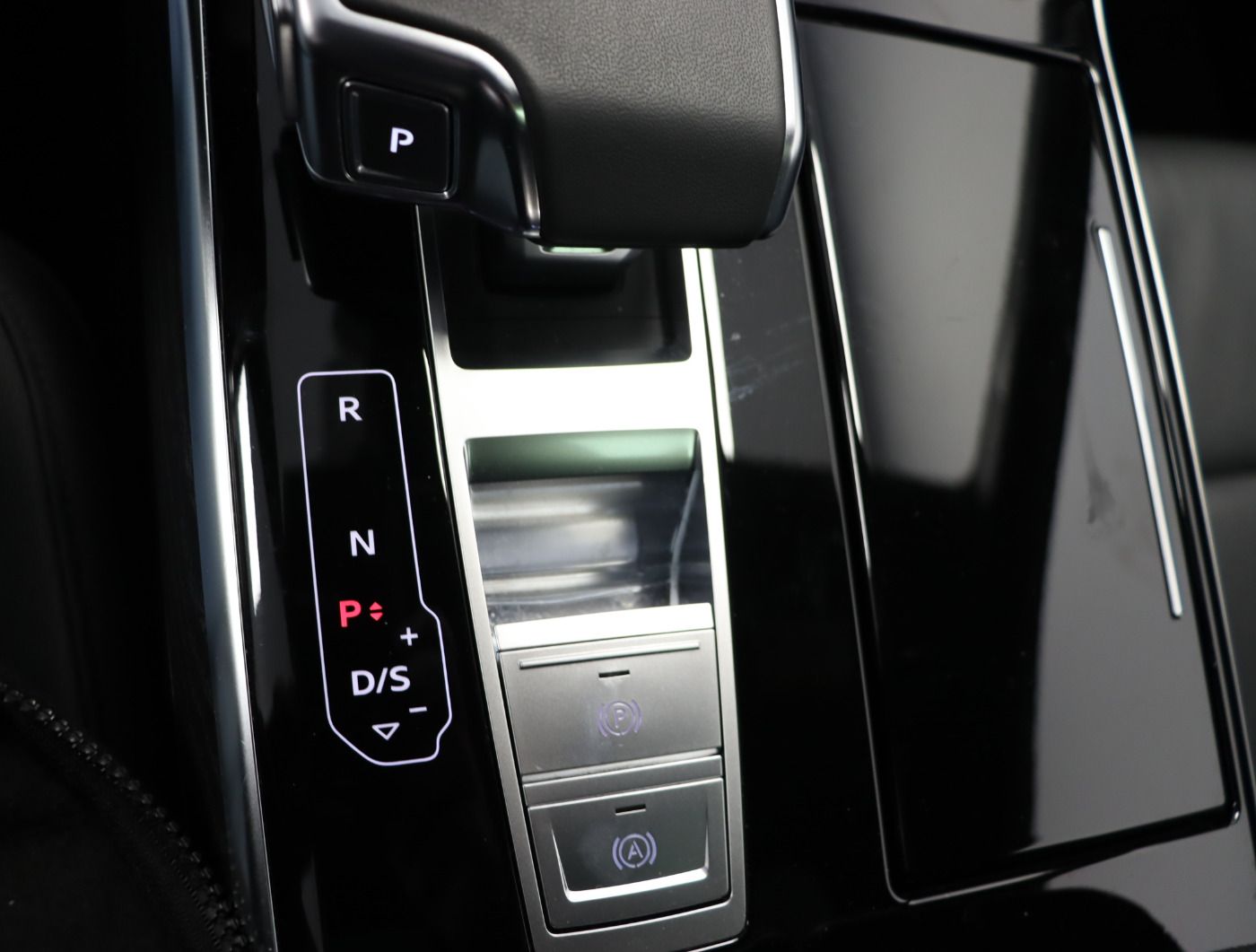 Fahrzeug autohaus mense Fahrzeugabbildung Audi A8 50 TDI quattro tiptronic Luft Pano Matrix - mit KI generiert/bearbeitet