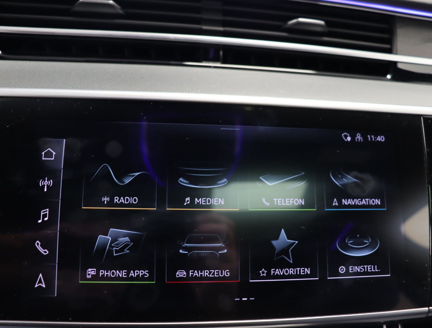Fahrzeug autohaus mense Fahrzeugabbildung Audi A8 50 TDI quattro tiptronic Luft Pano Matrix - mit KI generiert/bearbeitet