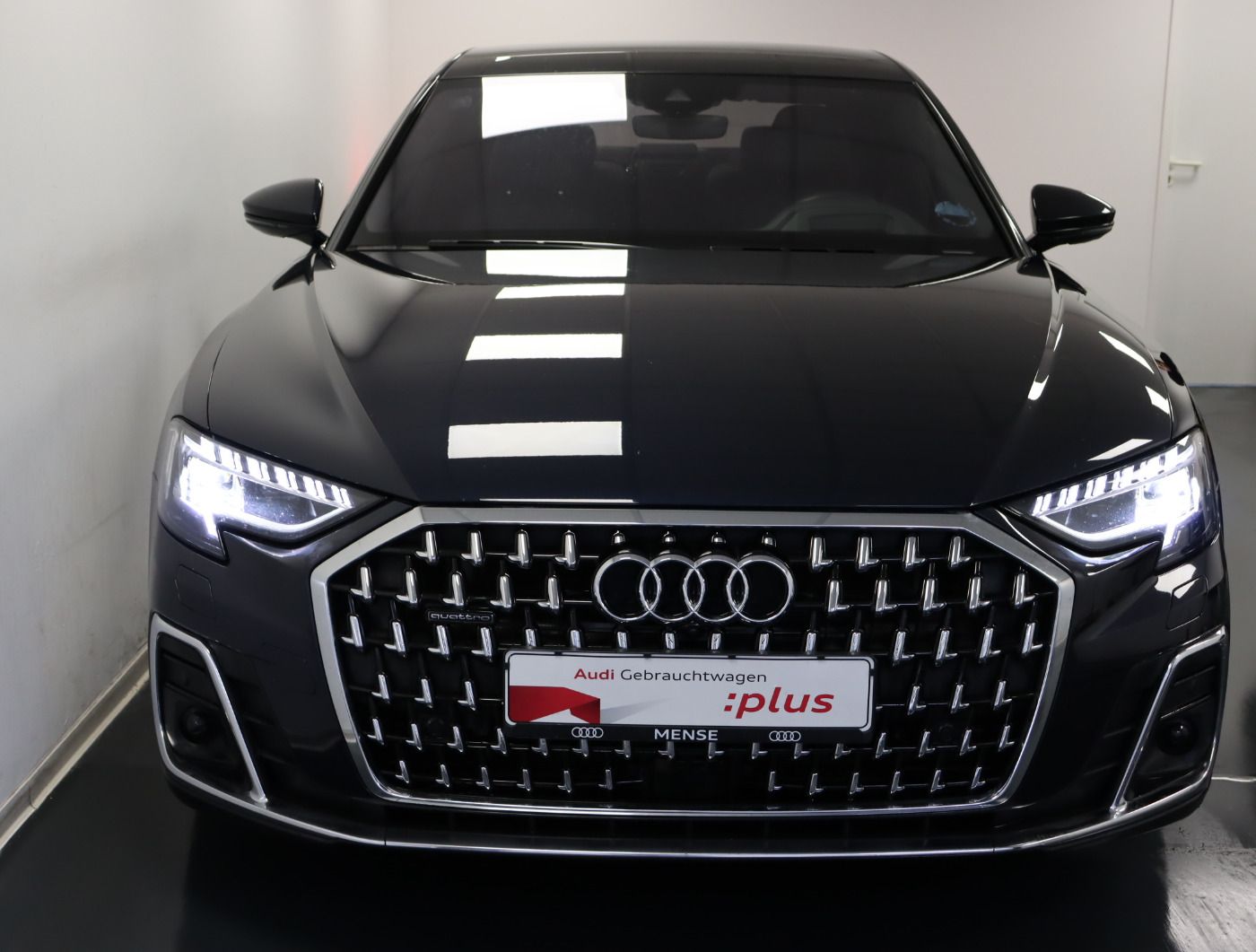 Fahrzeug autohaus mense Fahrzeugabbildung Audi A8 50 TDI quattro tiptronic Luft Pano Matrix - mit KI generiert/bearbeitet