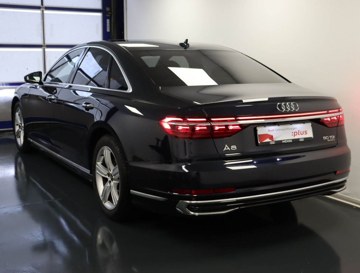 Fahrzeug autohaus mense Fahrzeugabbildung Audi A8 50 TDI quattro tiptronic Luft Pano Matrix - mit KI generiert/bearbeitet