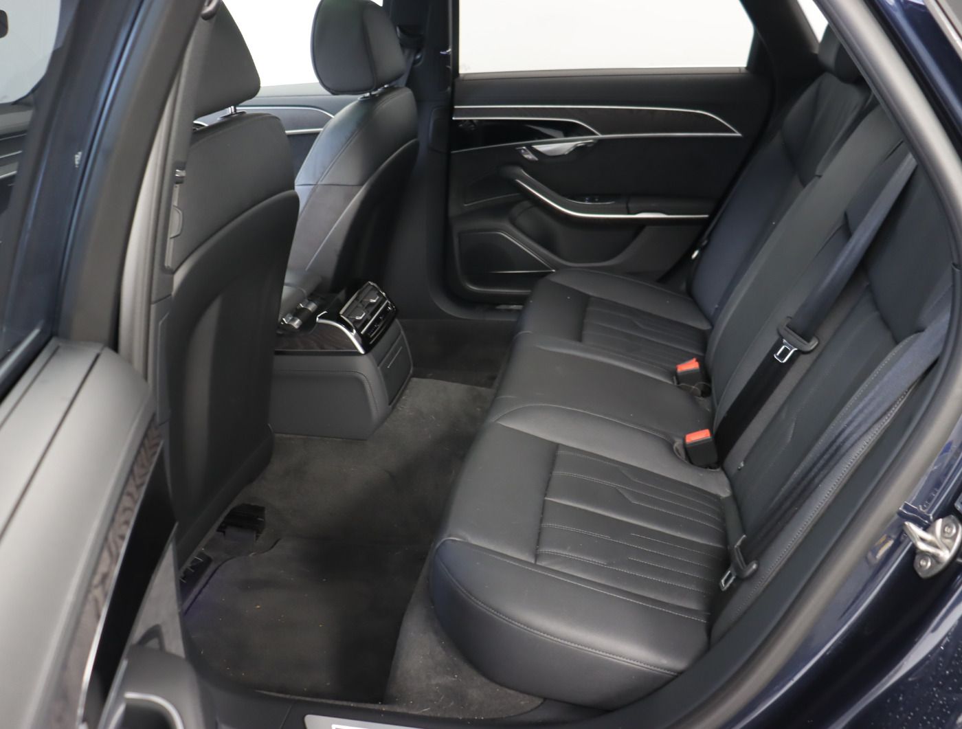 Fahrzeug autohaus mense Fahrzeugabbildung Audi A8 50 TDI quattro tiptronic Luft Pano Matrix - mit KI generiert/bearbeitet
