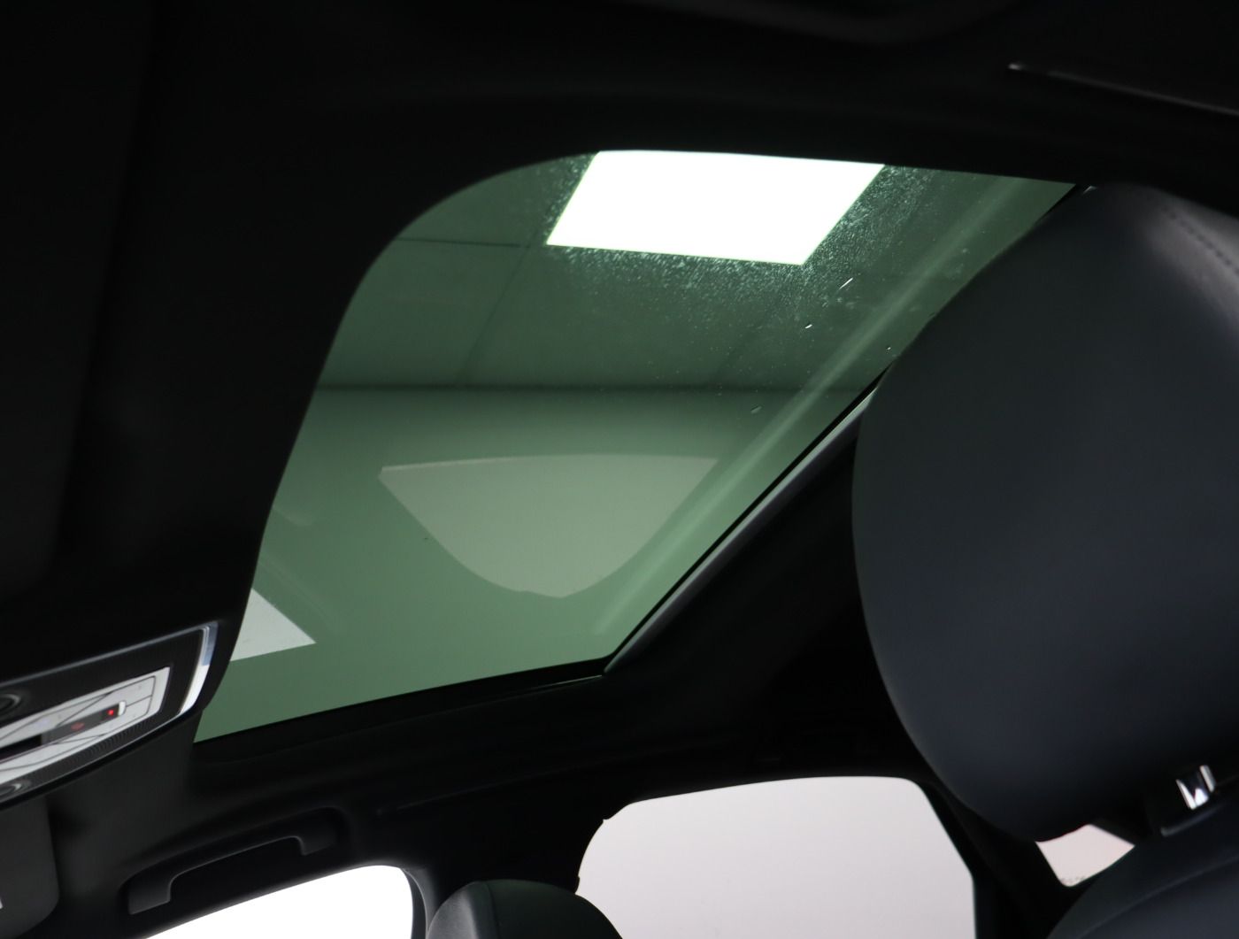 Fahrzeug autohaus mense Fahrzeugabbildung Audi A8 50 TDI quattro tiptronic Luft Pano Matrix - mit KI generiert/bearbeitet