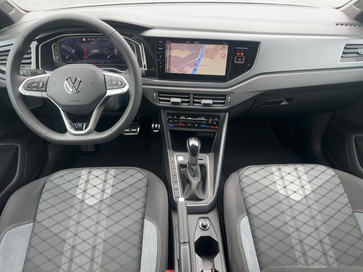 Fahrzeugabbildung Volkswagen Taigo R-Line 1.5 l TSI DSG IQ.Light GJR AHK