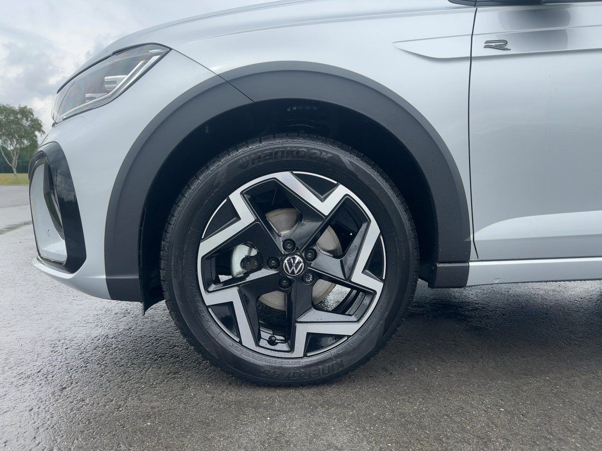 Fahrzeugabbildung Volkswagen Taigo R-Line 1.5 l TSI DSG IQ.Light GJR AHK