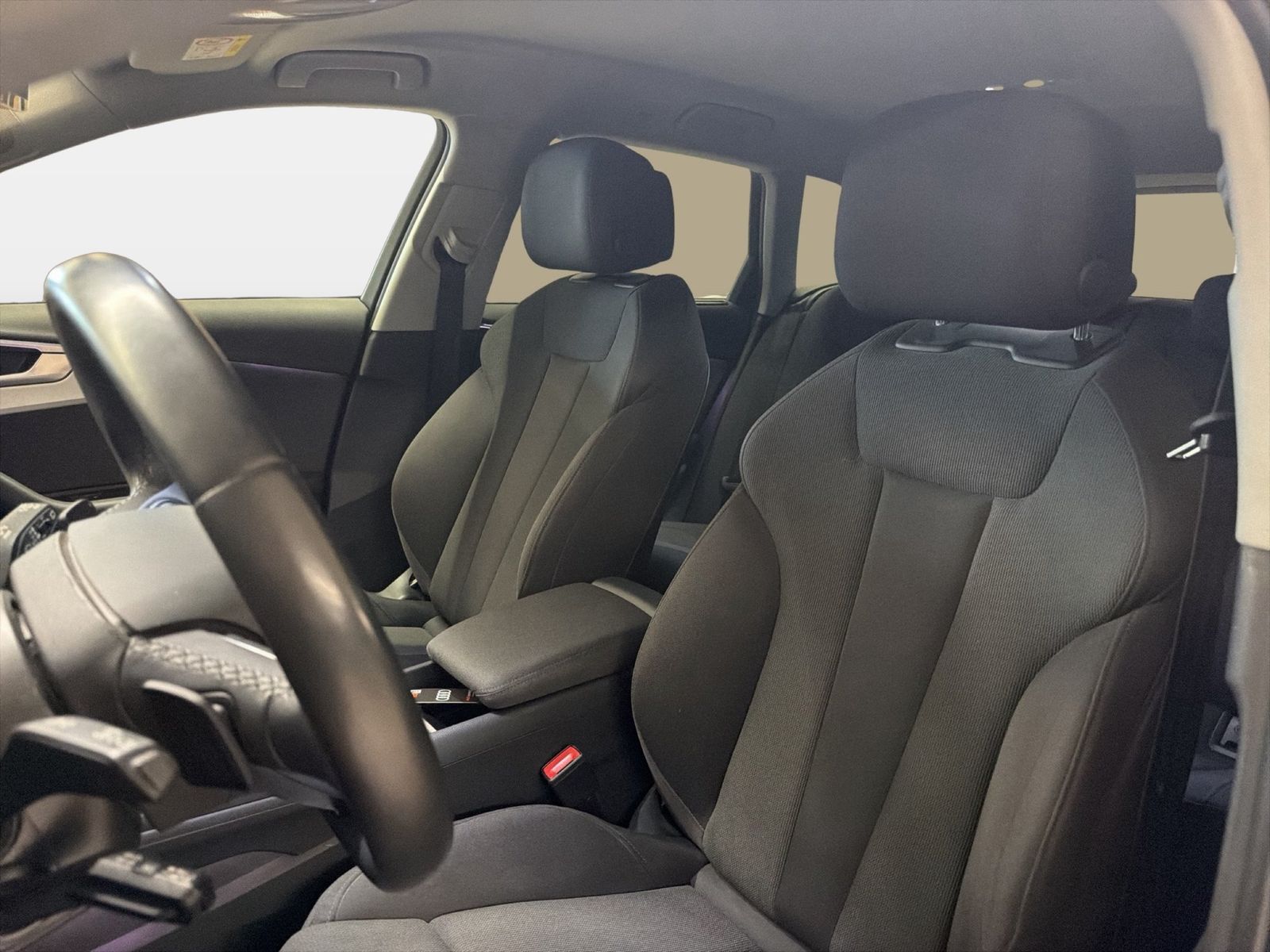 Fahrzeug autohaus mense Fahrzeugabbildung Audi A4 Avant 35 TDI S tronic Advanced Matrix - mit KI generiert/bearbeitet