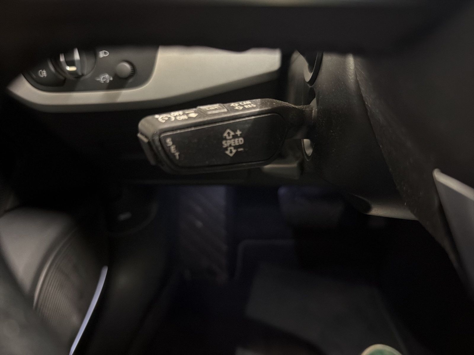 Fahrzeug autohaus mense Fahrzeugabbildung Audi A4 Avant 35 TDI S tronic Advanced Matrix - mit KI generiert/bearbeitet