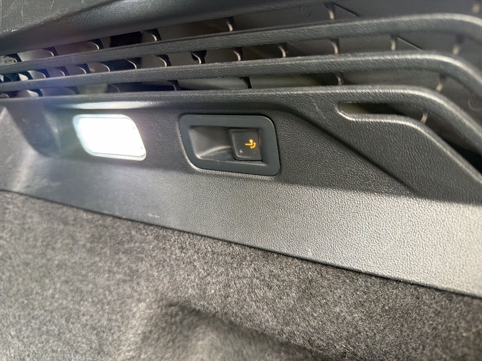 Fahrzeug autohaus mense Fahrzeugabbildung Volkswagen ID.4 GTX 4 Motion Matrix - mit KI generiert/bearbeitet