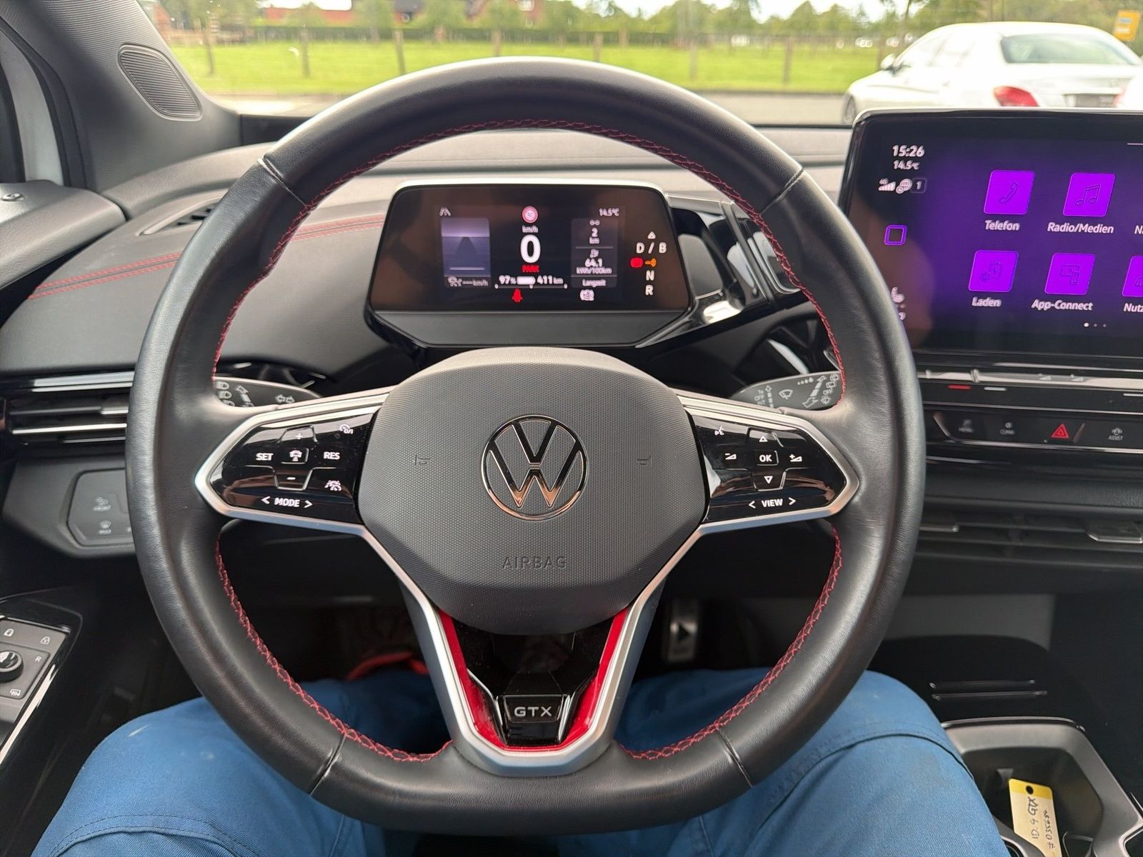 Fahrzeug autohaus mense Fahrzeugabbildung Volkswagen ID.4 GTX 4 Motion Matrix - mit KI generiert/bearbeitet
