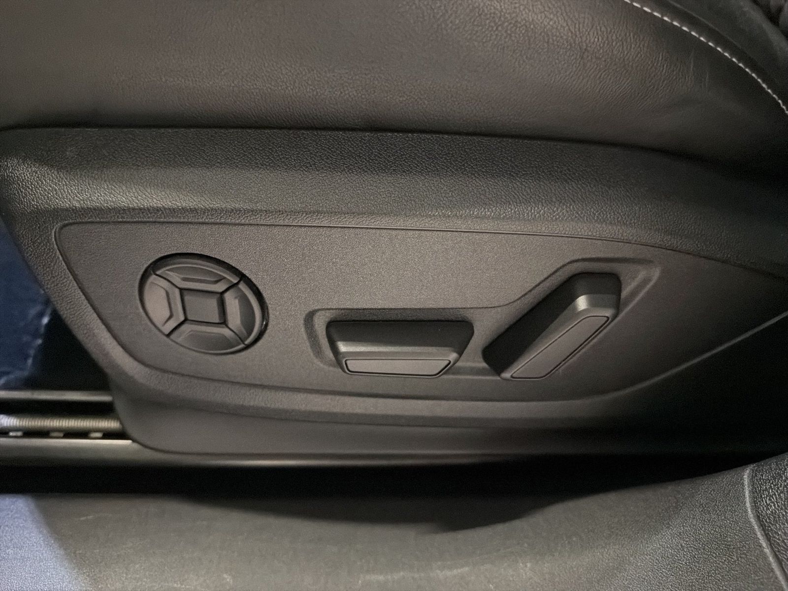 Fahrzeug autohaus mense Fahrzeugabbildung Audi Q4 e-tron Sportback 50 e-tron quattro 2023 Sonos