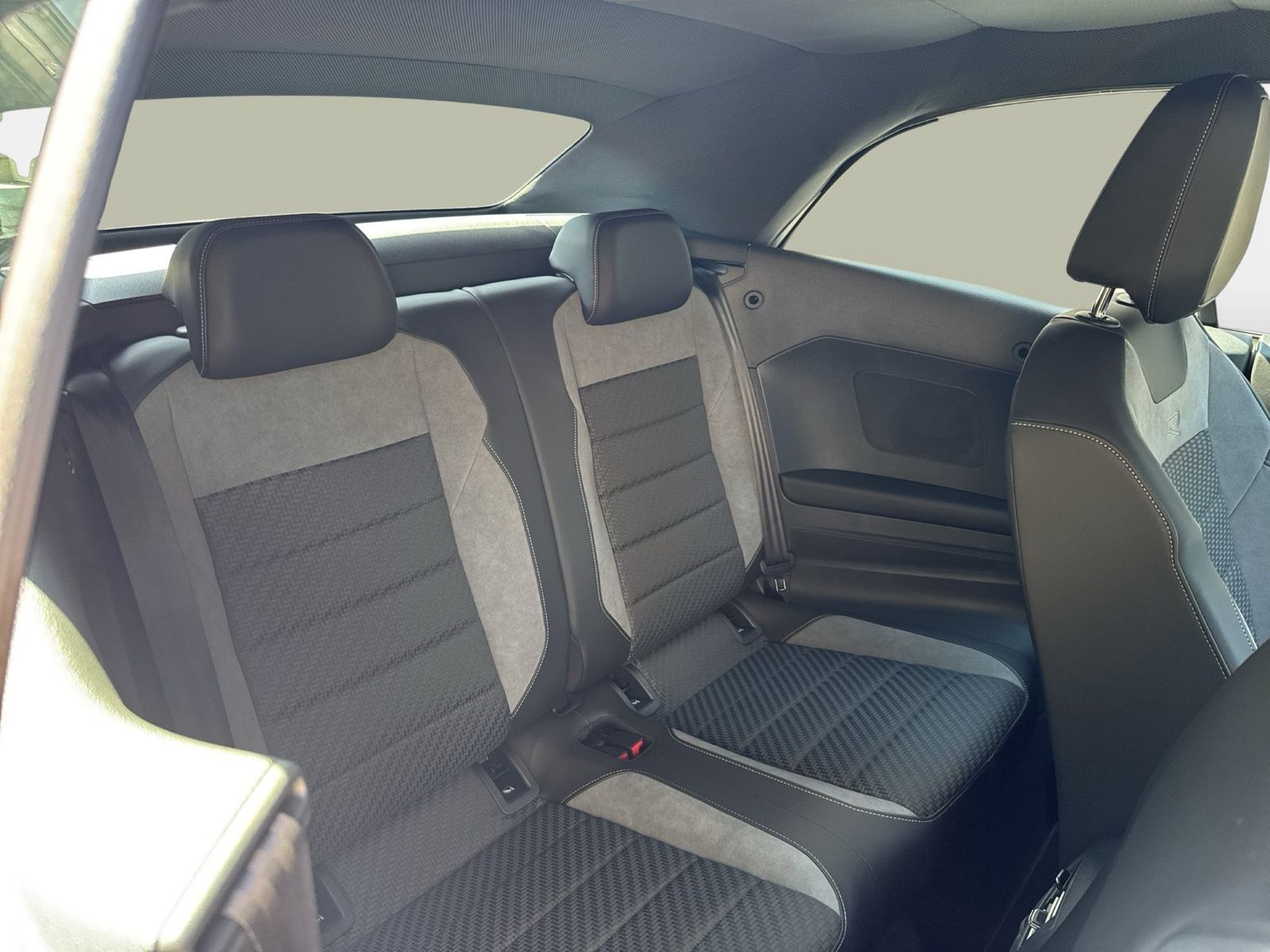 Fahrzeug autohaus mense Fahrzeugabbildung Volkswagen T-Roc Cabriolet 1.5TSI R-Line CarPlay Standhzg