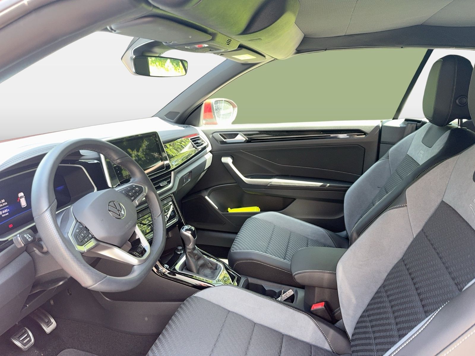 Fahrzeug autohaus mense Fahrzeugabbildung Volkswagen T-Roc Cabriolet 1.5TSI R-Line CarPlay Standhzg