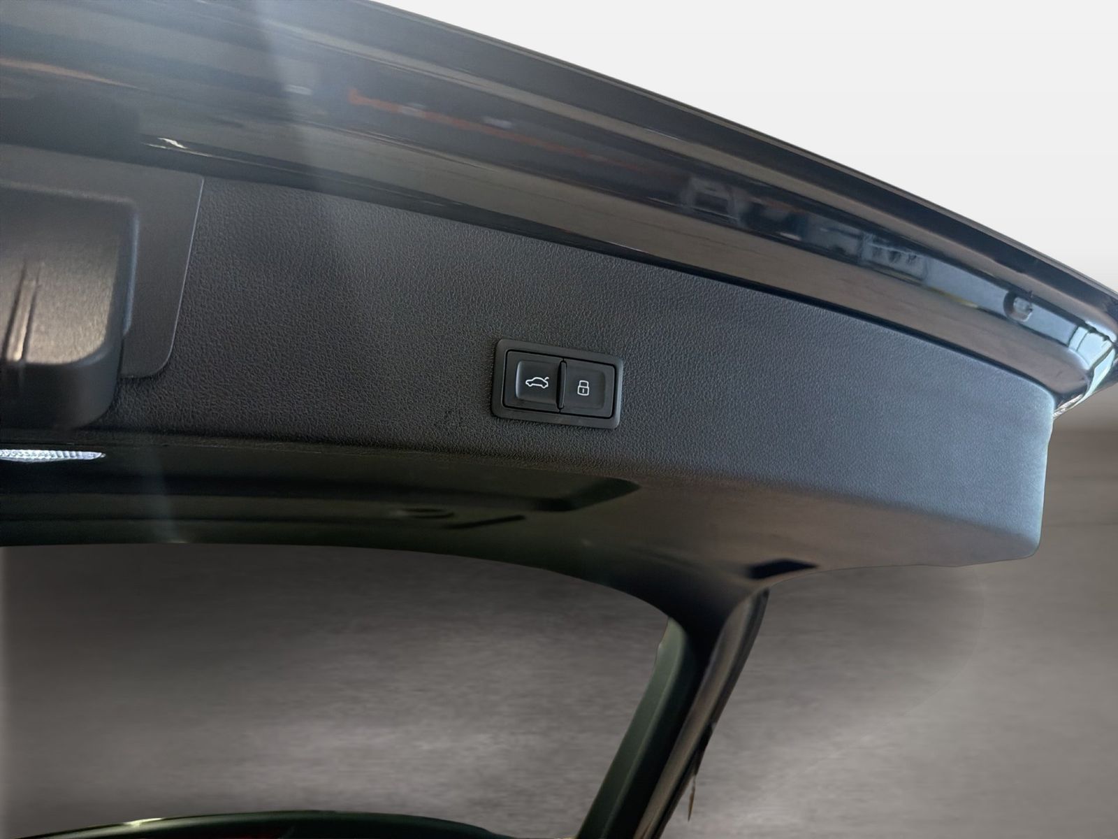 Fahrzeugabbildung Audi A6 Avant 45 TDI quattro S tronic Sport Matrix AH - mit KI generiert/bearbeitet