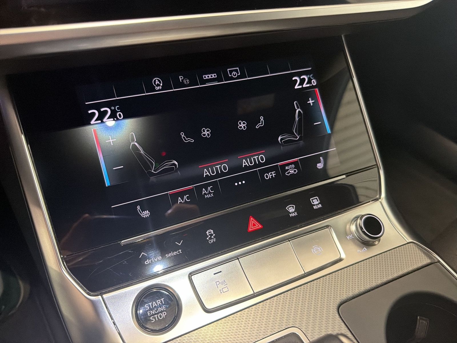 Fahrzeugabbildung Audi A6 Avant 45 TDI quattro S tronic Sport Matrix AH - mit KI generiert/bearbeitet