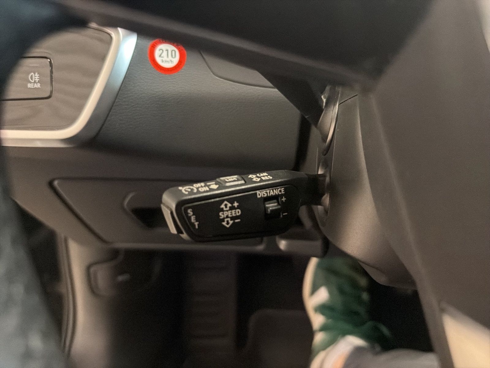 Fahrzeugabbildung Audi A6 Avant 45 TDI quattro S tronic Sport Matrix AH - mit KI generiert/bearbeitet