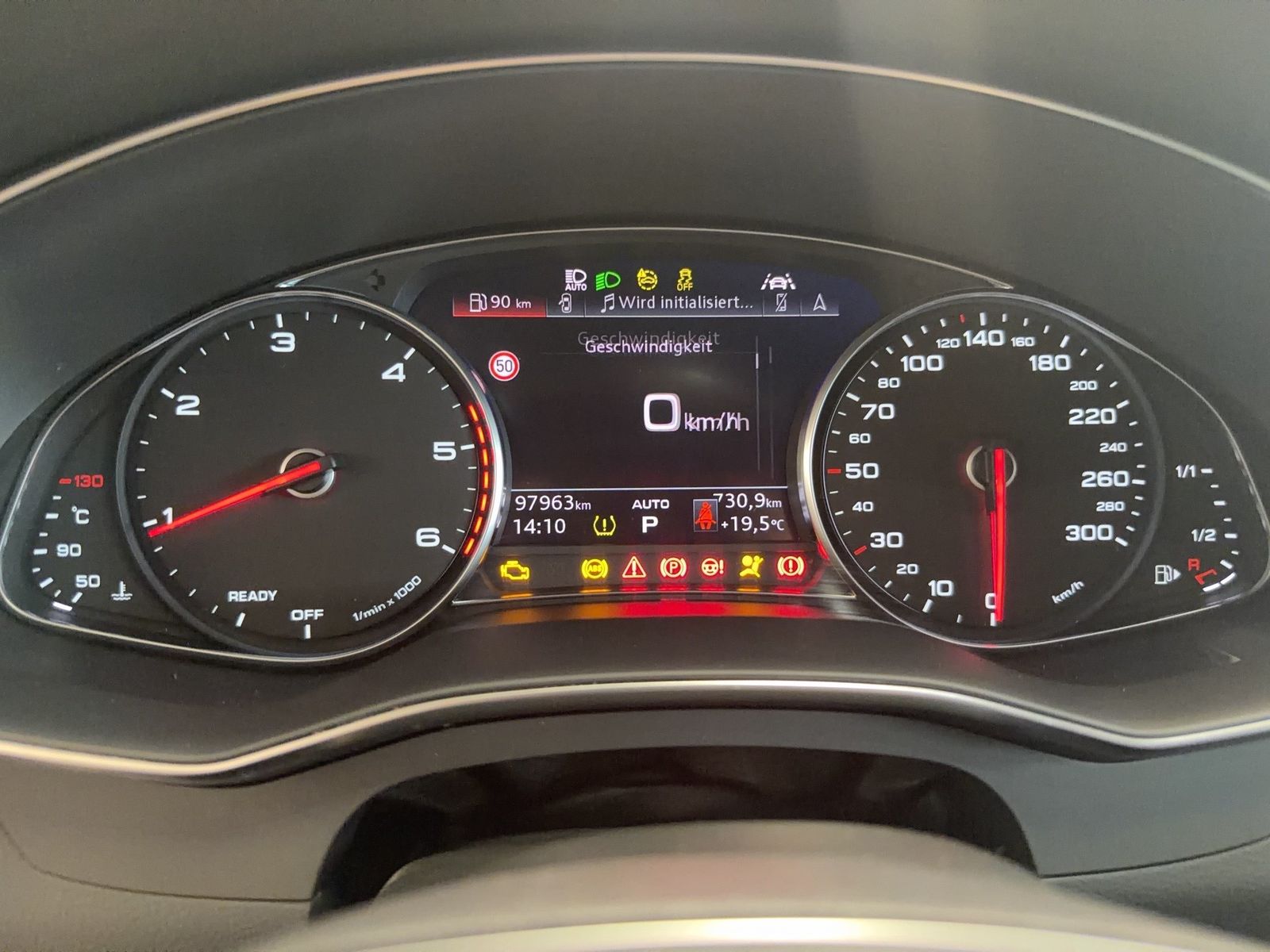 Fahrzeugabbildung Audi A6 Avant 45 TDI quattro S tronic Sport Matrix AH - mit KI generiert/bearbeitet