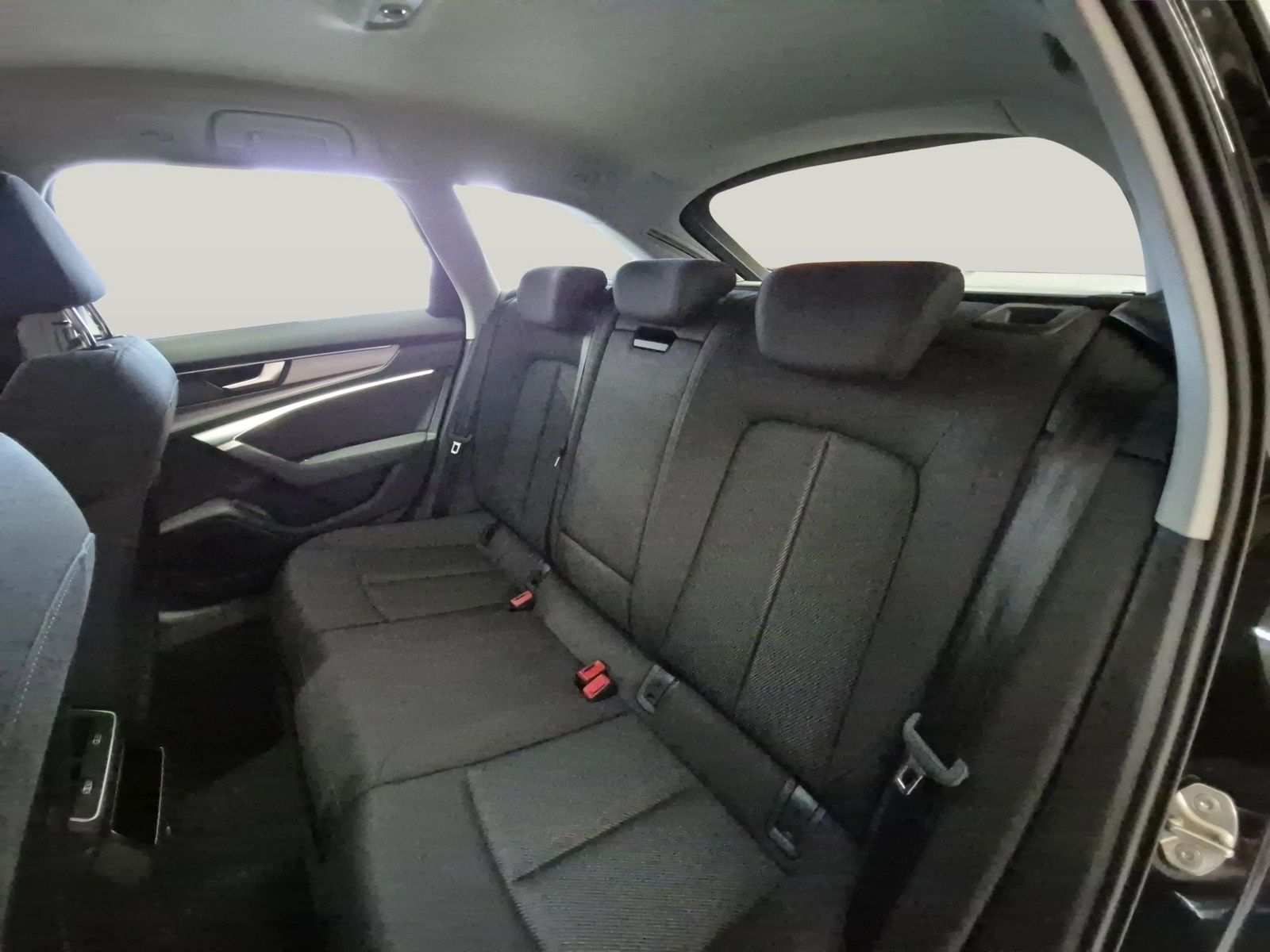 Fahrzeug autohaus mense Fahrzeugabbildung Audi A6 Avant 35 TDI S tronic Sport CarPlay AHK ACC L - mit KI generiert/bearbeitet