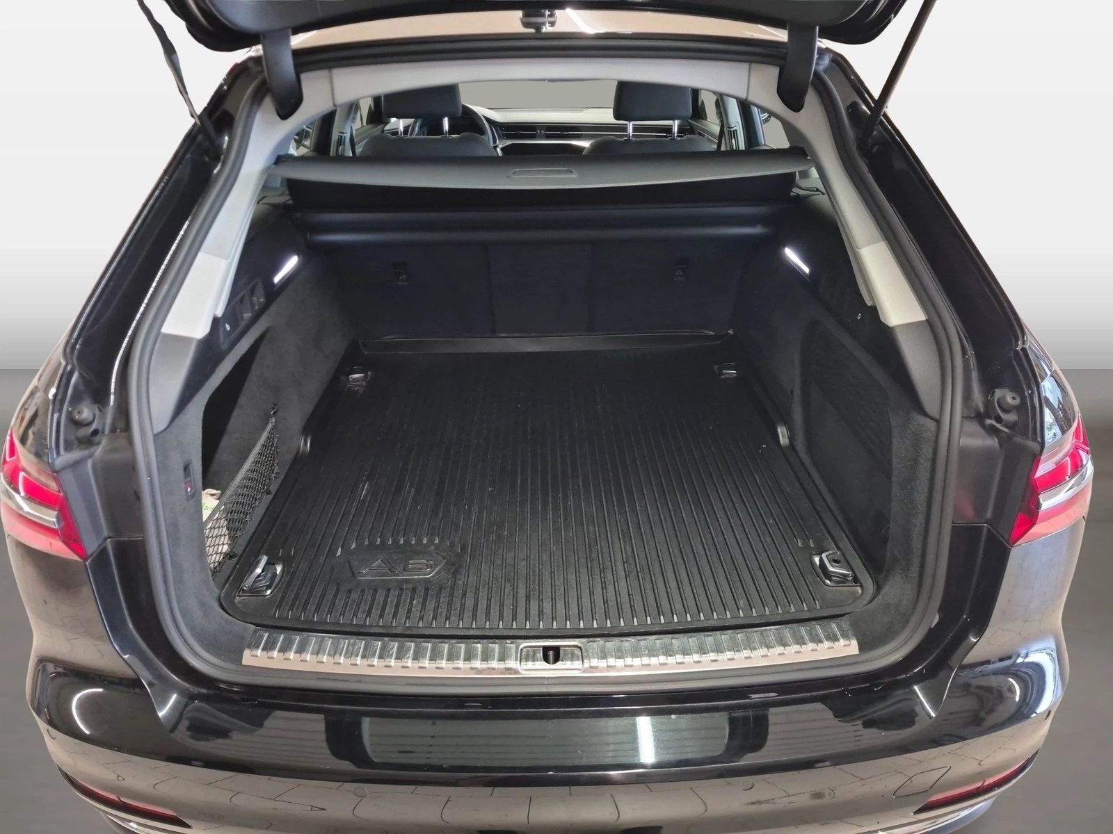 Fahrzeug autohaus mense Fahrzeugabbildung Audi A6 Avant 35 TDI S tronic Sport CarPlay AHK ACC L - mit KI generiert/bearbeitet