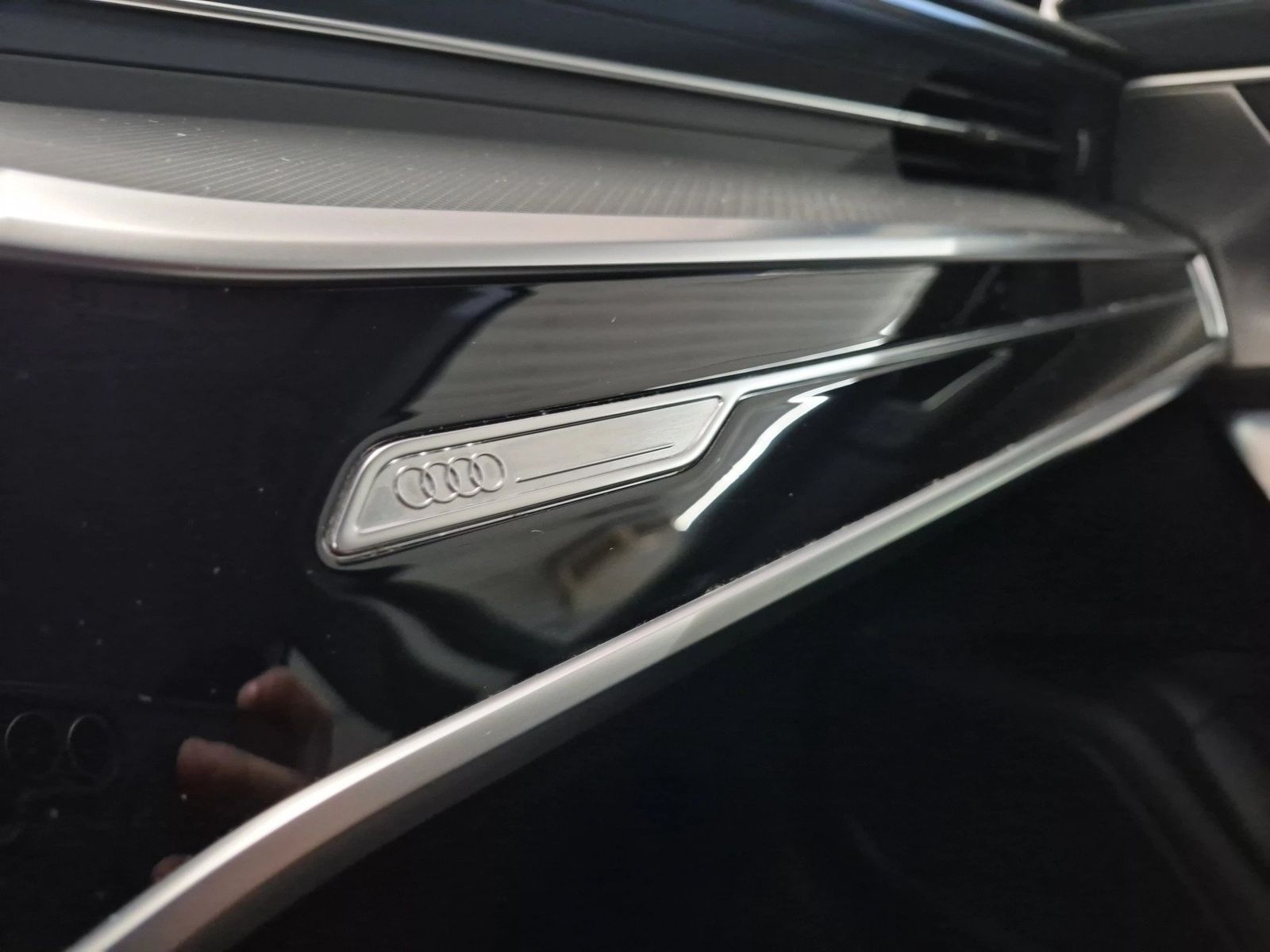 Fahrzeug autohaus mense Fahrzeugabbildung Audi A6 Avant 35 TDI S tronic Sport CarPlay AHK ACC L - mit KI generiert/bearbeitet