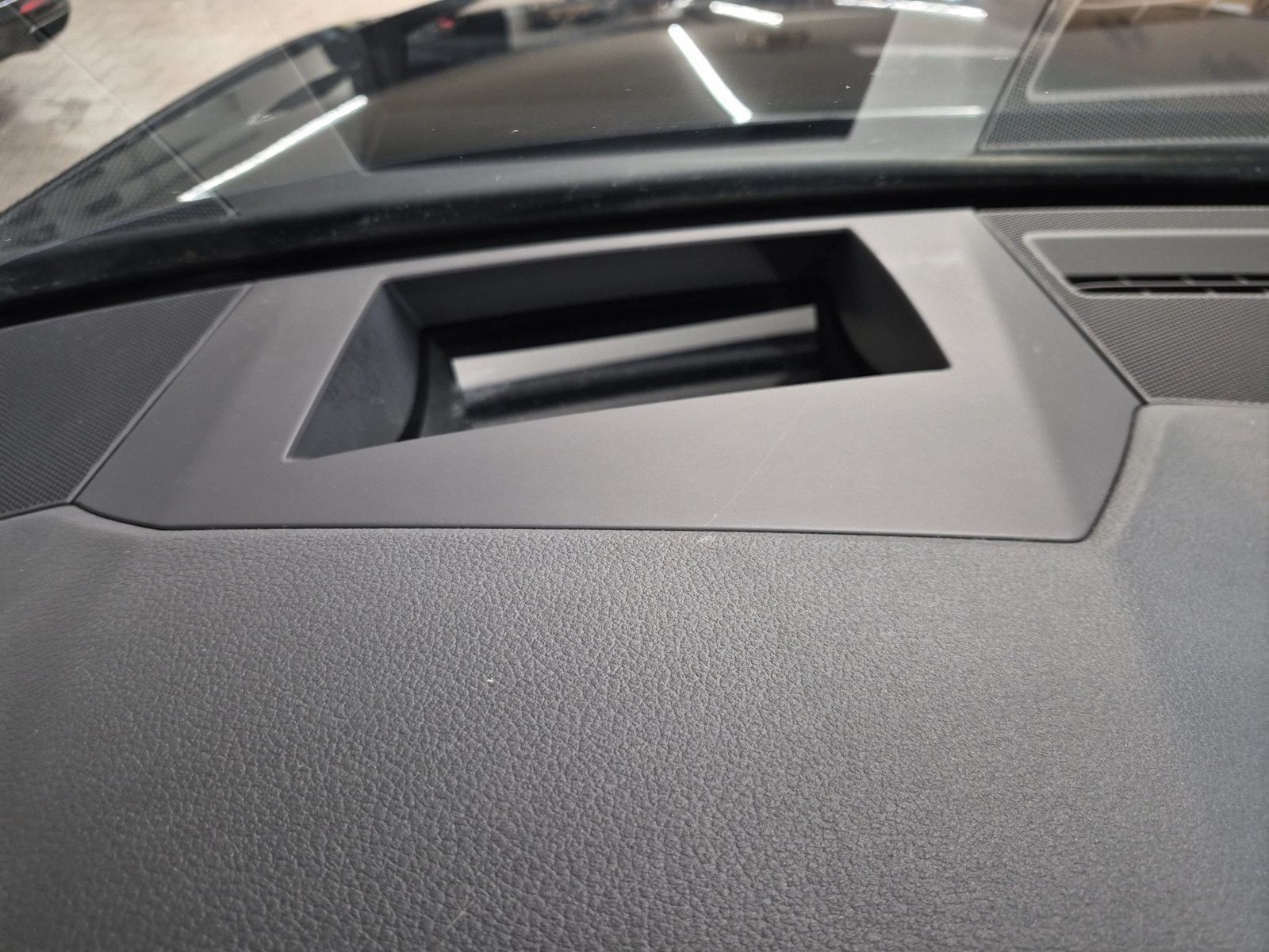 Fahrzeug autohaus mense Fahrzeugabbildung Audi A6 Avant 55 TFSI e quattro sport 2022 Matrix AHK