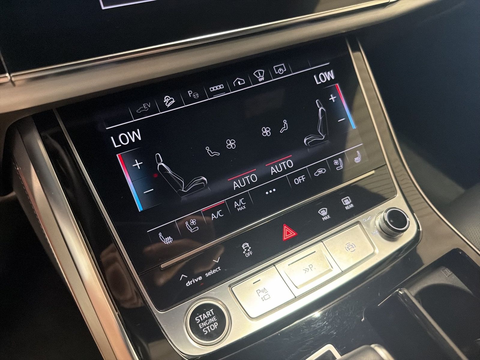 Fahrzeugabbildung Audi Q8 60 TFSI e quattro 2022 Matrix B&O HUD Luft LM