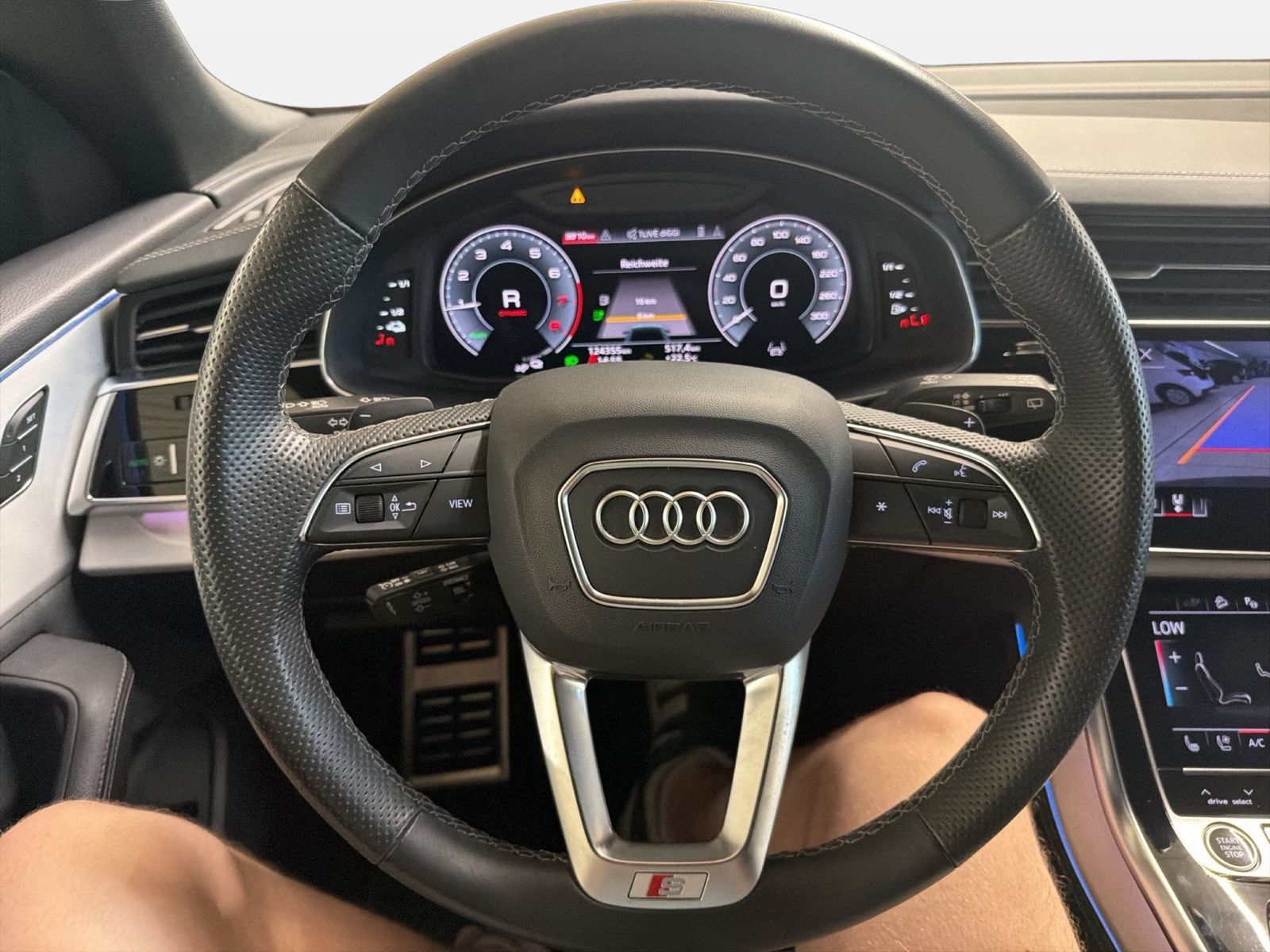 Fahrzeugabbildung Audi Q8 60 TFSI e quattro 2022 Matrix B&O HUD Luft LM