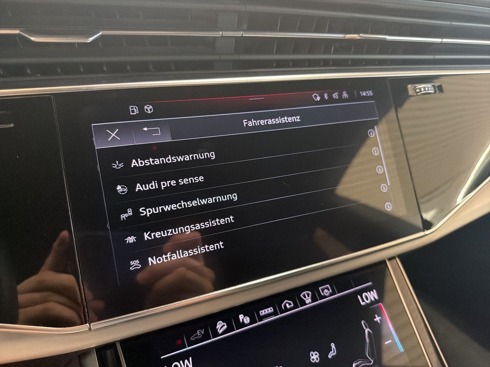 Fahrzeugabbildung Audi Q8 60 TFSI e quattro 2022 Matrix B&O HUD Luft LM