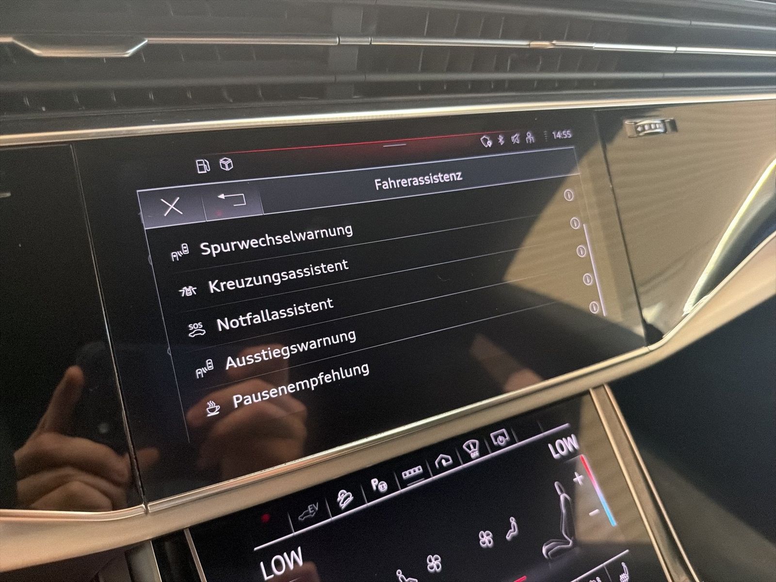 Fahrzeugabbildung Audi Q8 60 TFSI e quattro 2022 Matrix B&O HUD Luft LM