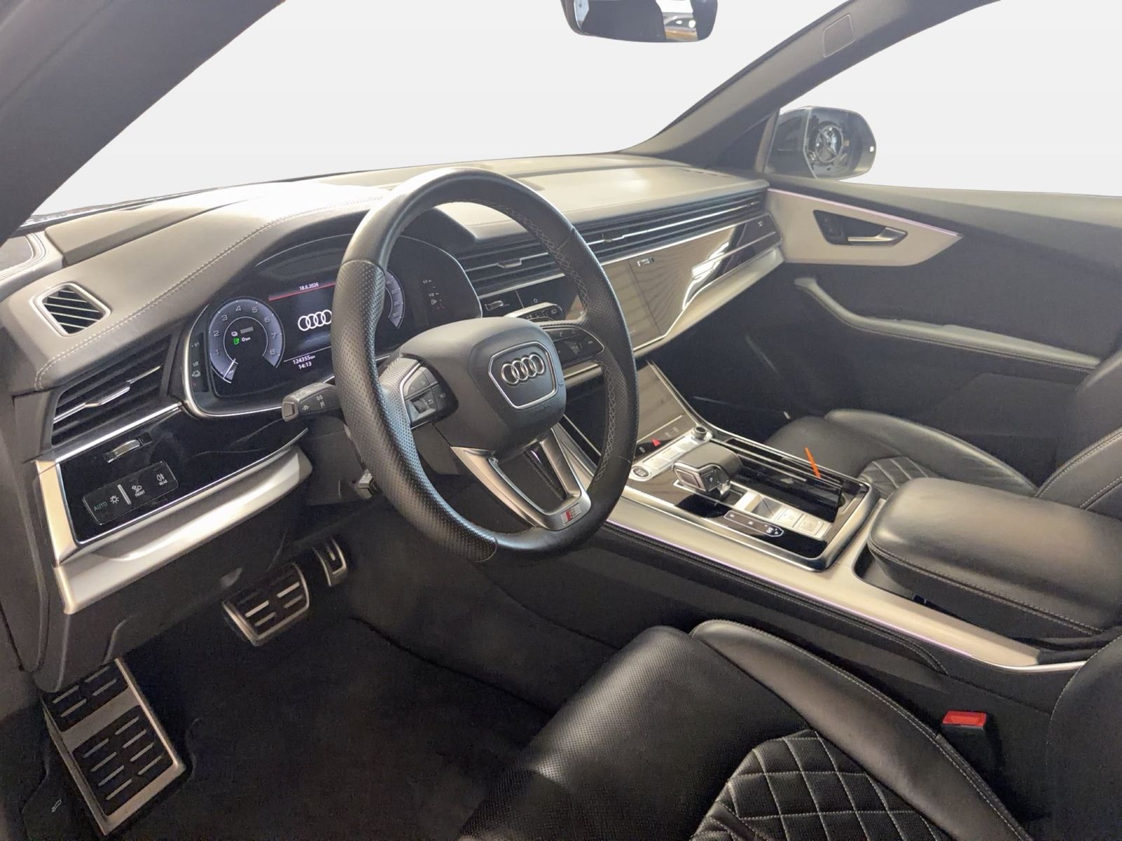 Fahrzeugabbildung Audi Q8 60 TFSI e quattro 2022 Matrix B&O HUD Luft LM
