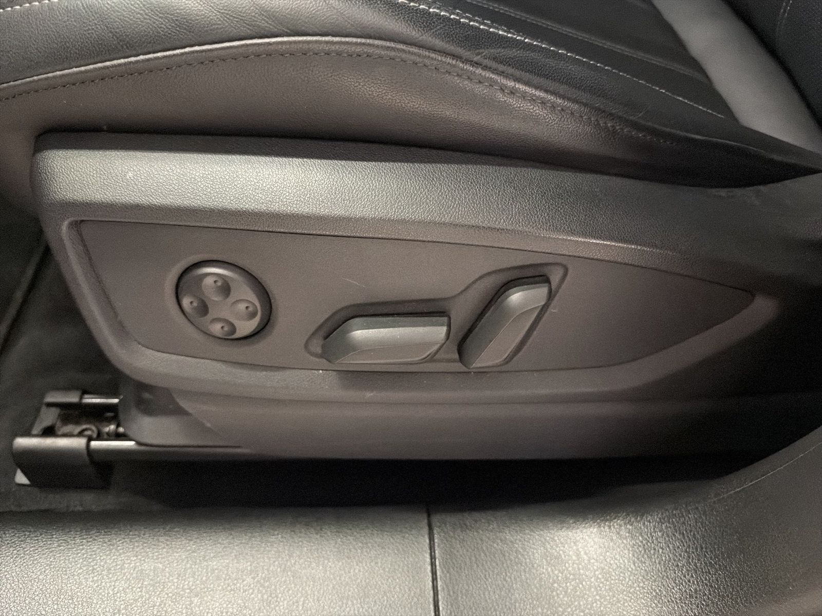 Fahrzeug autohaus mense Fahrzeugabbildung Audi Q5 50 TFSI e quattro S tronic S line Matrix|B&O