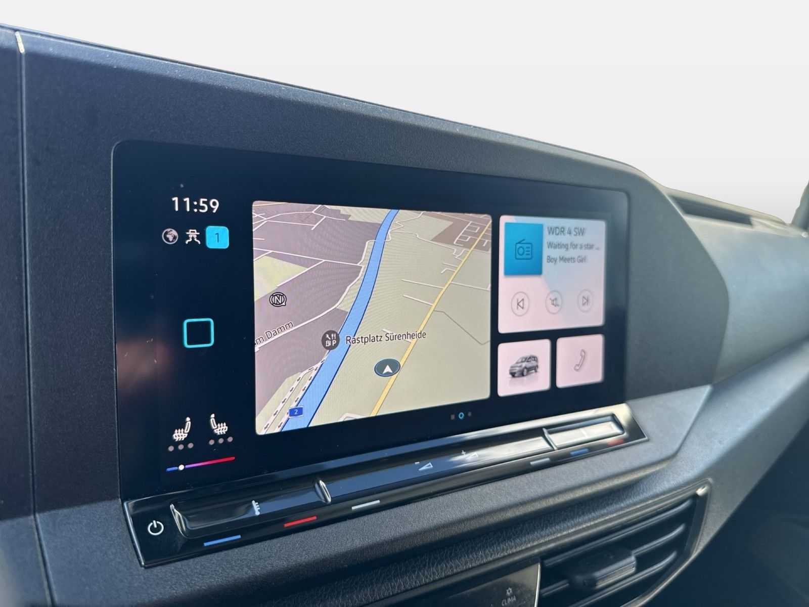 Fahrzeugabbildung Volkswagen Caddy Cargo Maxi 2.0 l TDI EU6 75 kW 6-Gang-Scha - mit KI generiert/bearbeitet