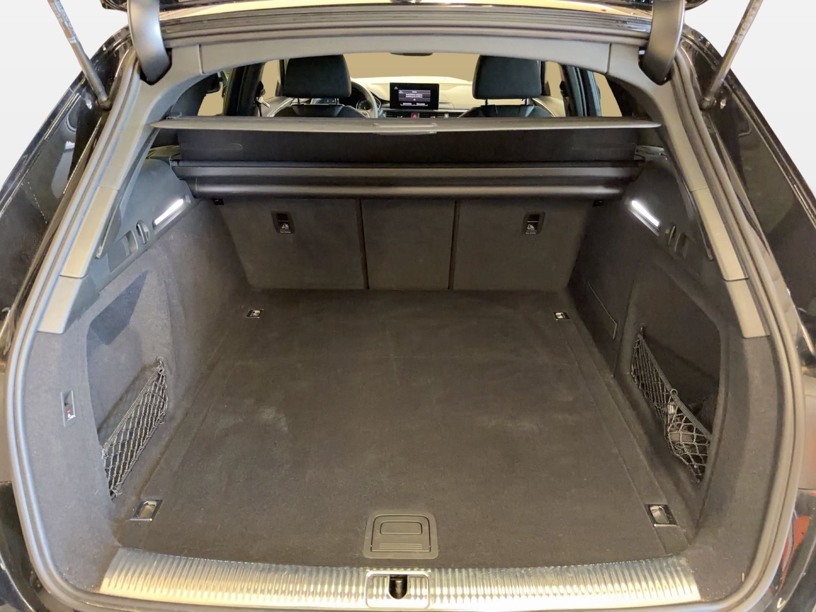 Fahrzeugabbildung Audi A4 Avant 35 TDI 2023 (Facelift) AHK LED Navi PDC