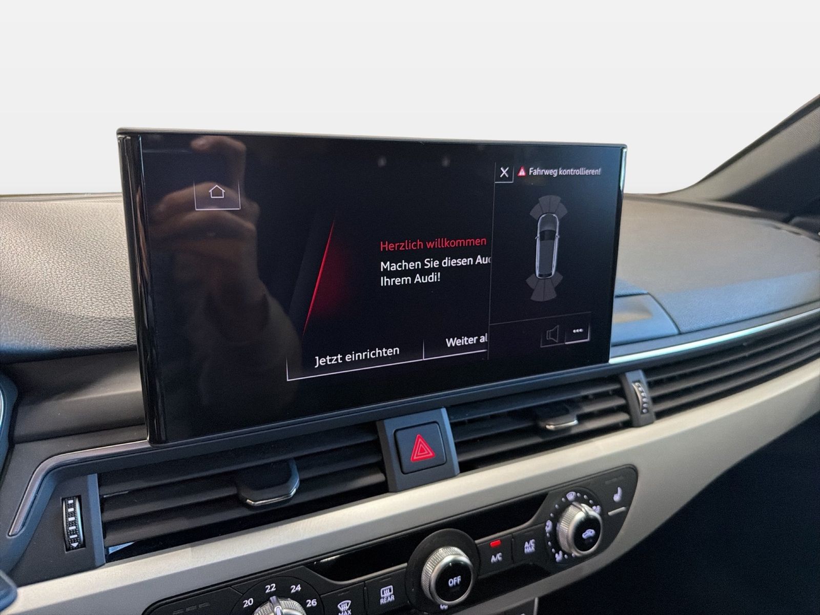 Fahrzeugabbildung Audi A4 Avant 35 TDI 2023 (Facelift) AHK LED Navi PDC