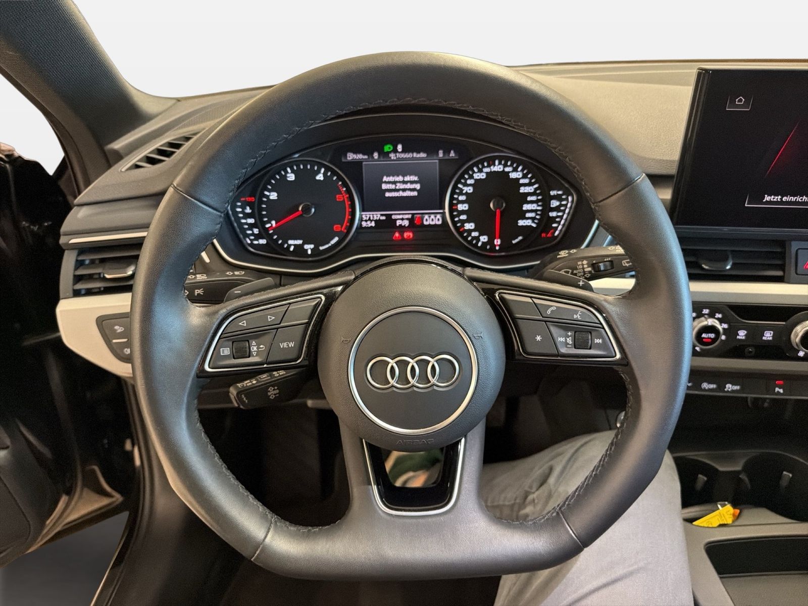 Fahrzeugabbildung Audi A4 Avant 35 TDI 2023 (Facelift) AHK LED Navi PDC