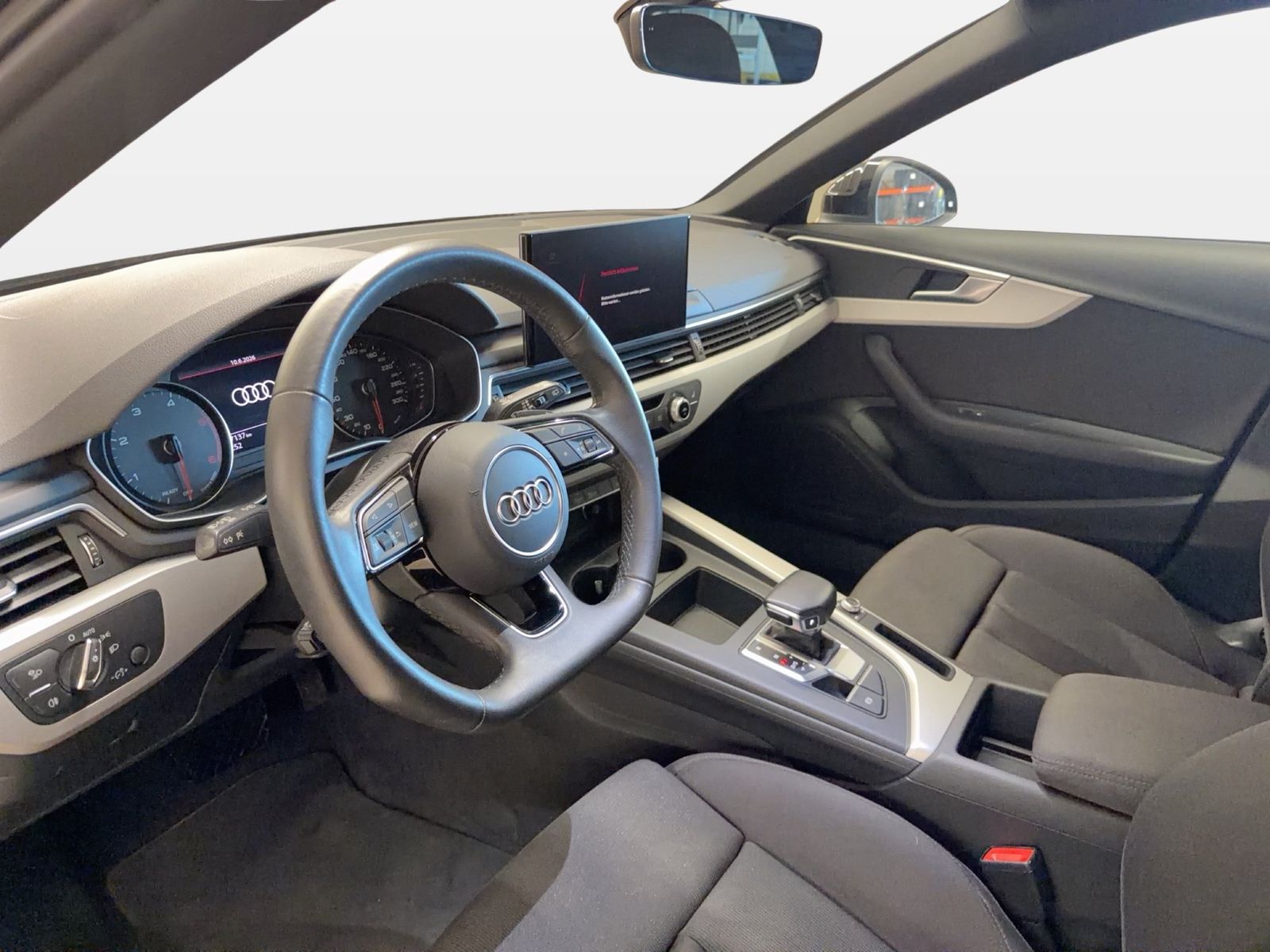 Fahrzeugabbildung Audi A4 Avant 35 TDI 2023 (Facelift) AHK LED Navi PDC