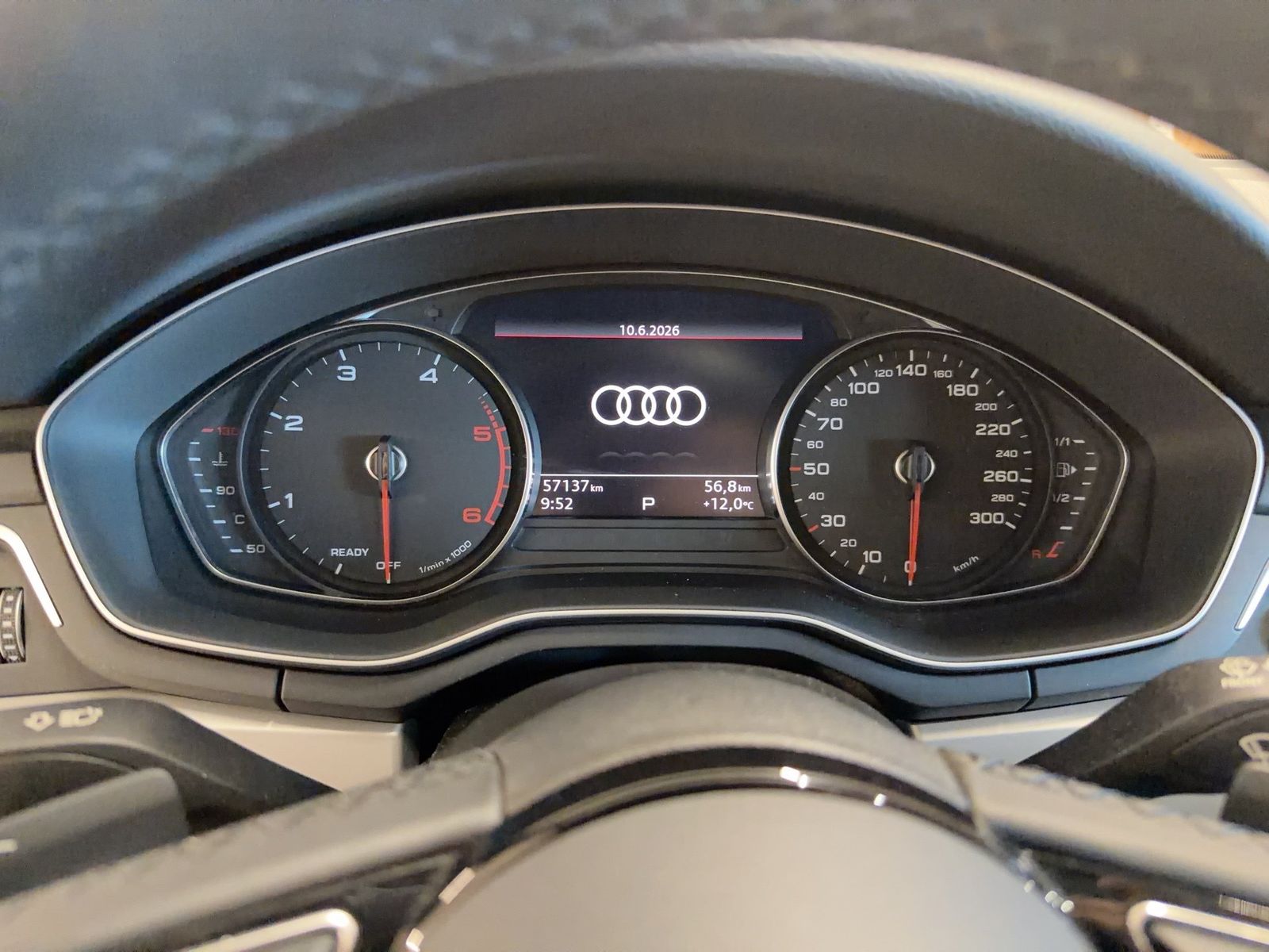 Fahrzeugabbildung Audi A4 Avant 35 TDI 2023 (Facelift) AHK LED Navi PDC